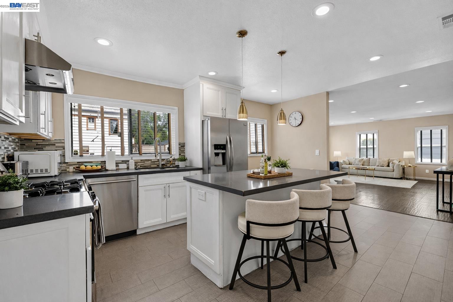 Detail Gallery Image 6 of 21 For 3710 Smith St, Union City,  CA 94587 - 4 Beds | 2 Baths