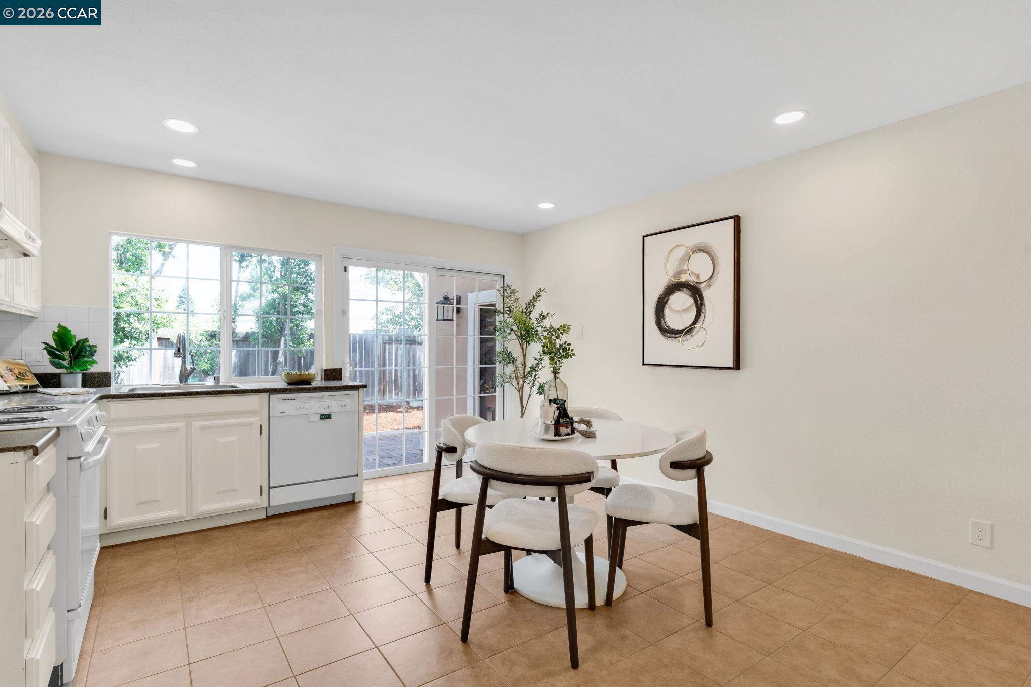 Detail Gallery Image 13 of 40 For 32 Yale Ct, San Ramon,  CA 94583 - 3 Beds | 2 Baths