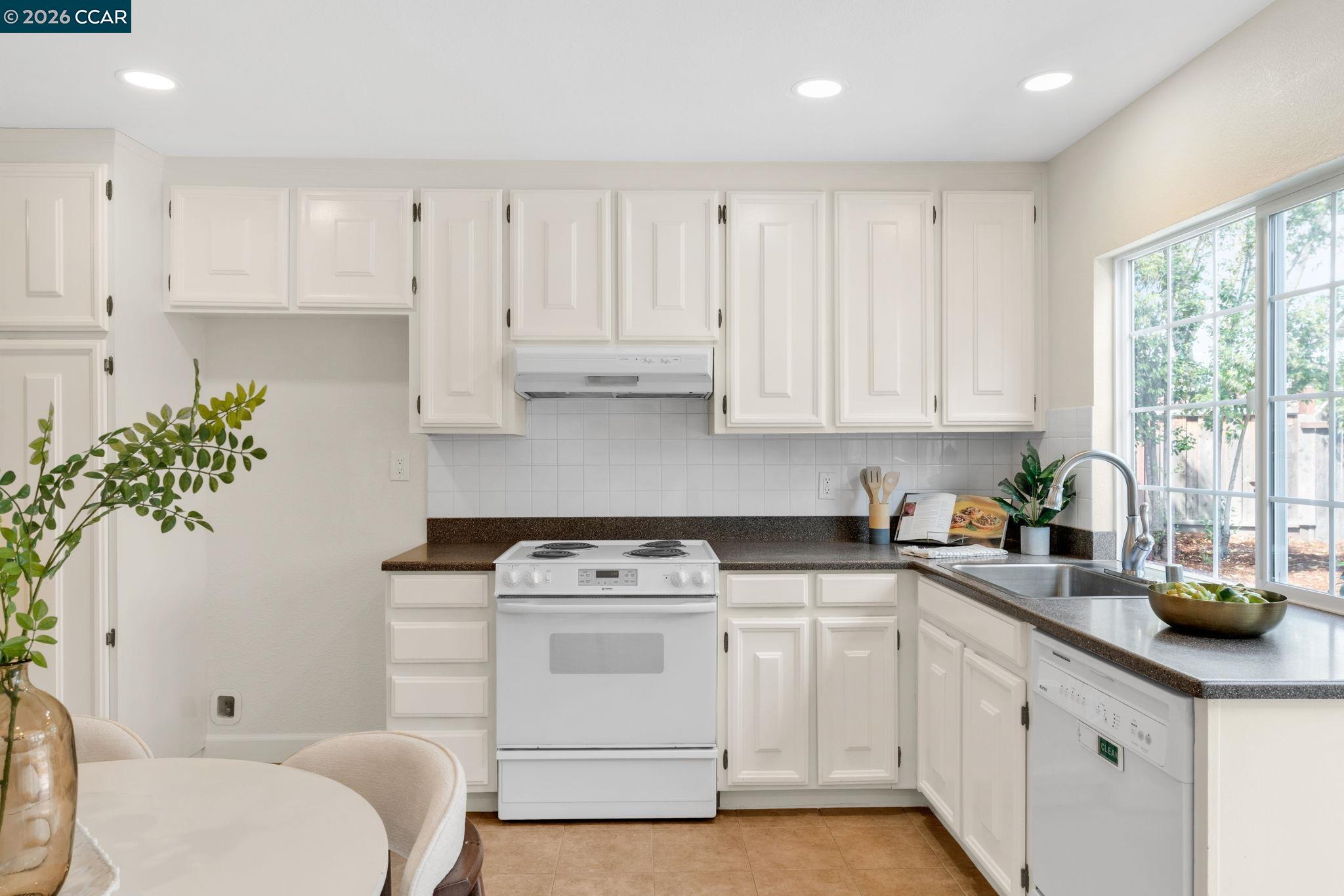 Detail Gallery Image 16 of 40 For 32 Yale Ct, San Ramon,  CA 94583 - 3 Beds | 2 Baths