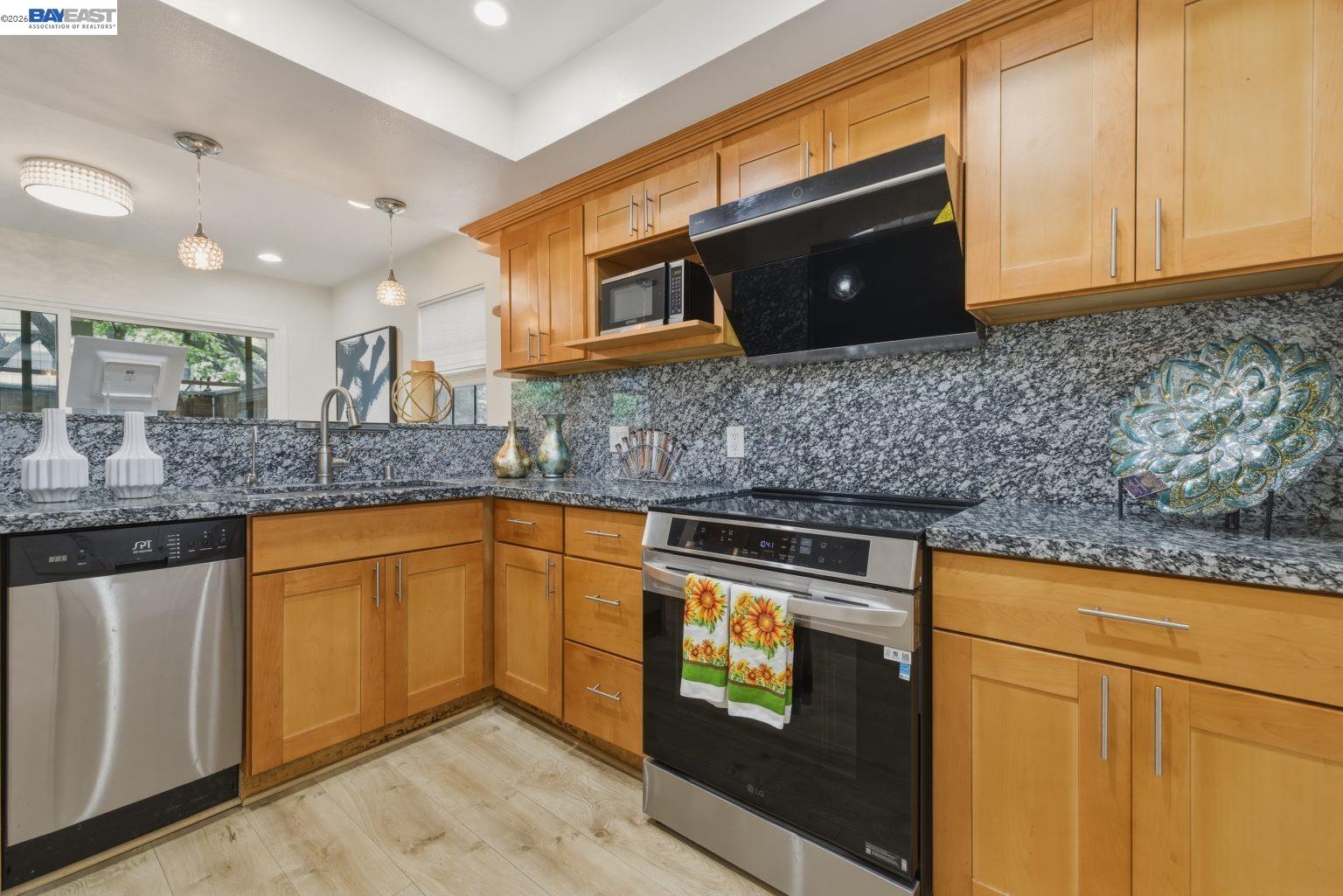 Detail Gallery Image 15 of 43 For 5358 Port Sailwood Dr, Newark,  CA 94560 - 3 Beds | 2/1 Baths