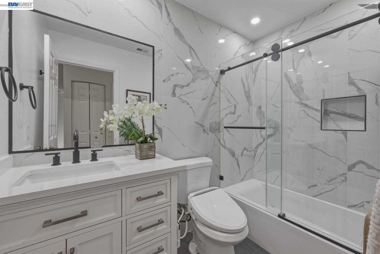 Detail Gallery Image 23 of 43 For 5358 Port Sailwood Dr, Newark,  CA 94560 - 3 Beds | 2/1 Baths