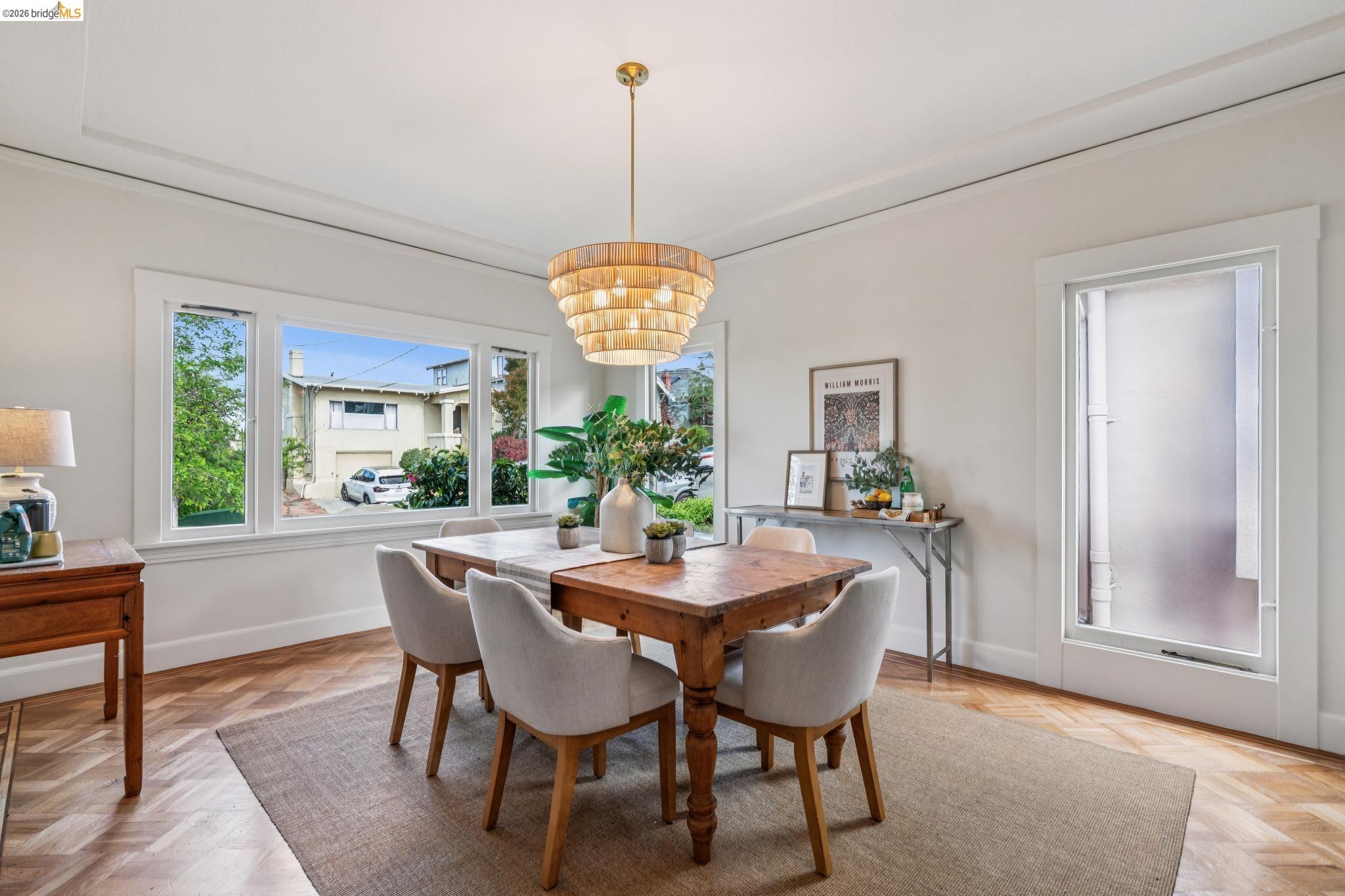 Detail Gallery Image 11 of 49 For 5108 Coronado Ave, Oakland,  CA 94618 - 4 Beds | 2 Baths