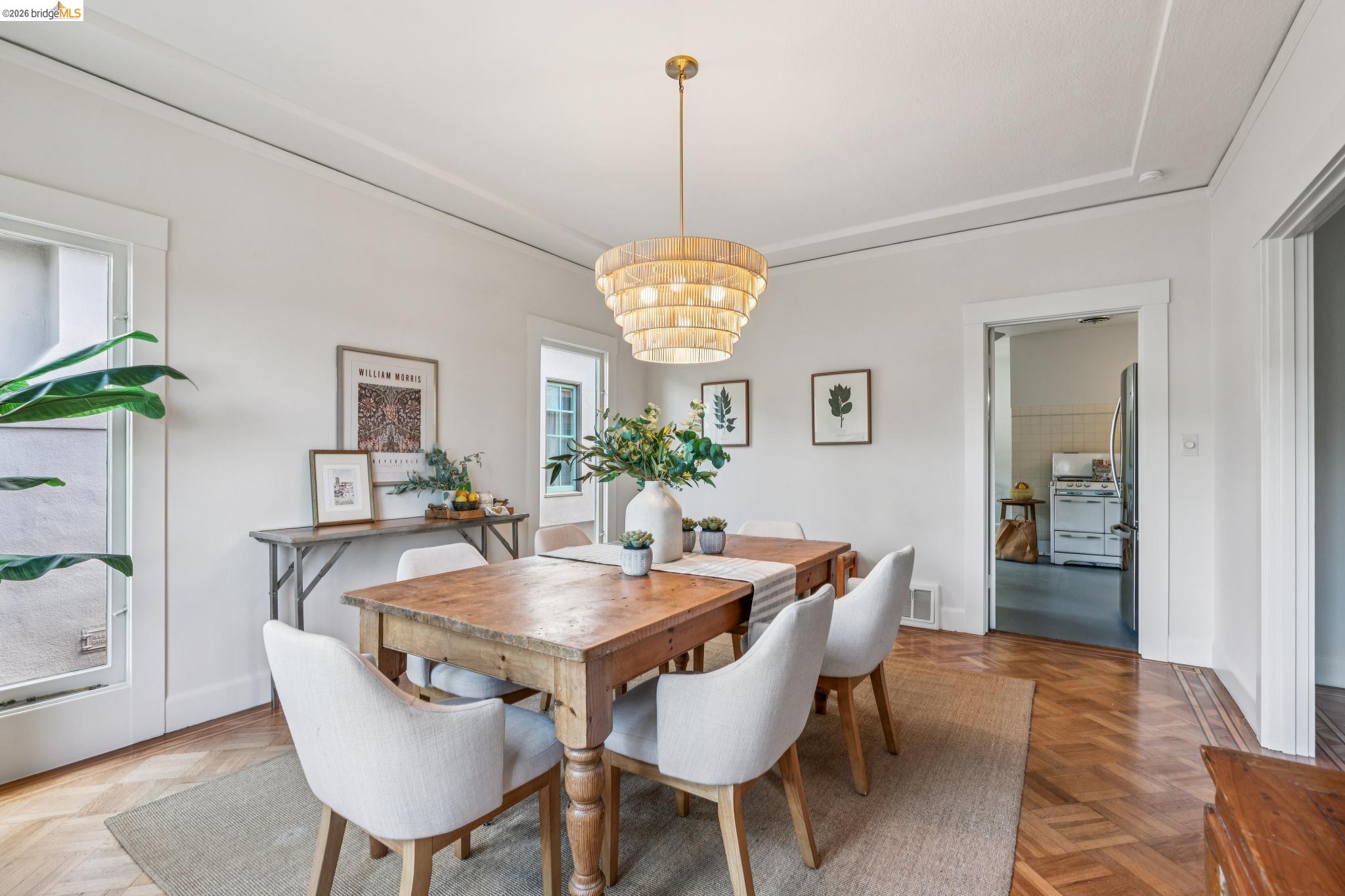 Detail Gallery Image 12 of 49 For 5108 Coronado Ave, Oakland,  CA 94618 - 4 Beds | 2 Baths