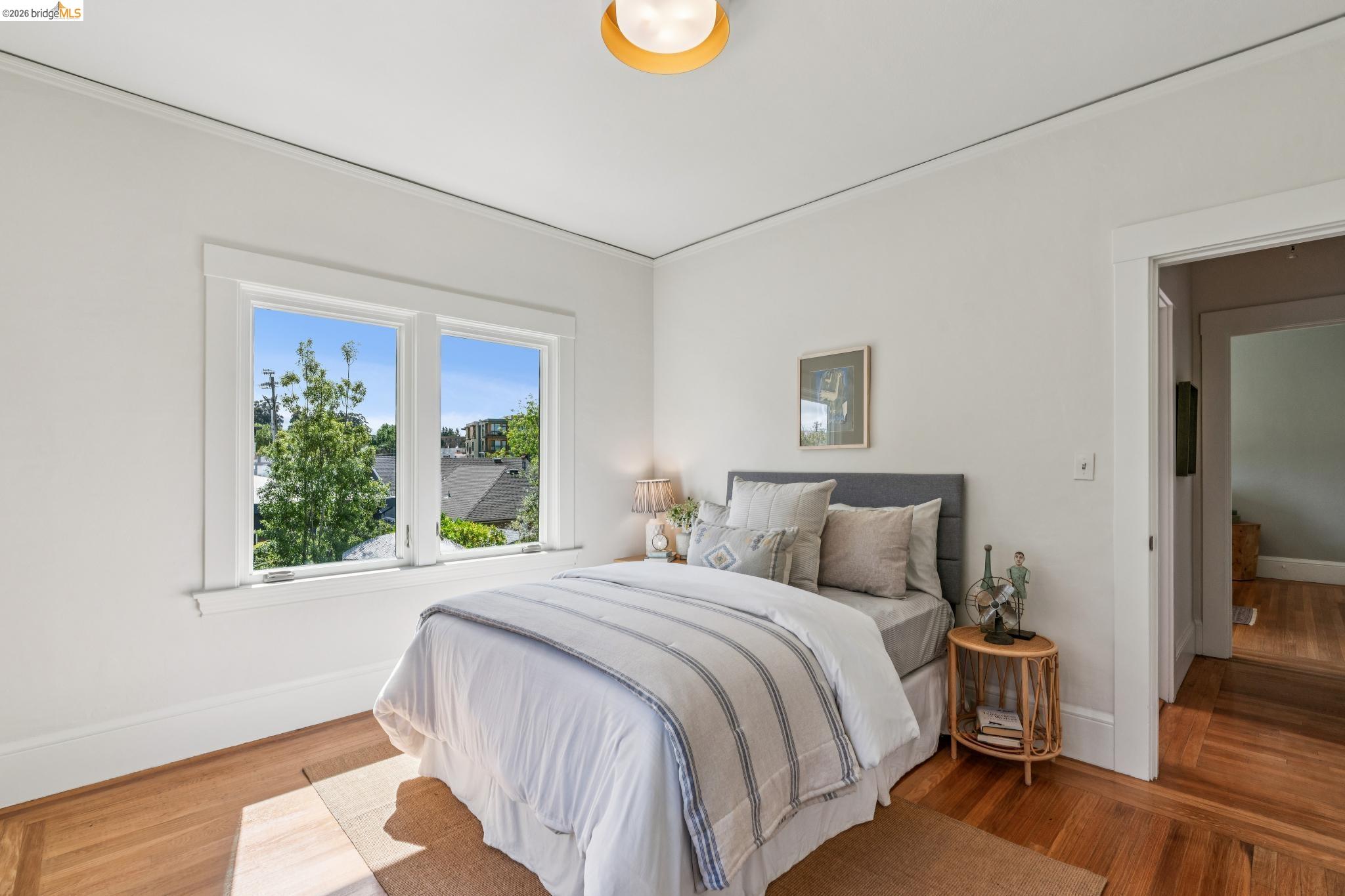 Detail Gallery Image 20 of 49 For 5108 Coronado Ave, Oakland,  CA 94618 - 4 Beds | 2 Baths