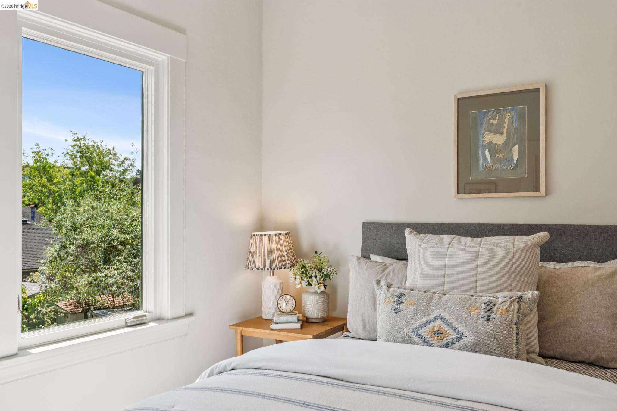 Detail Gallery Image 21 of 49 For 5108 Coronado Ave, Oakland,  CA 94618 - 4 Beds | 2 Baths