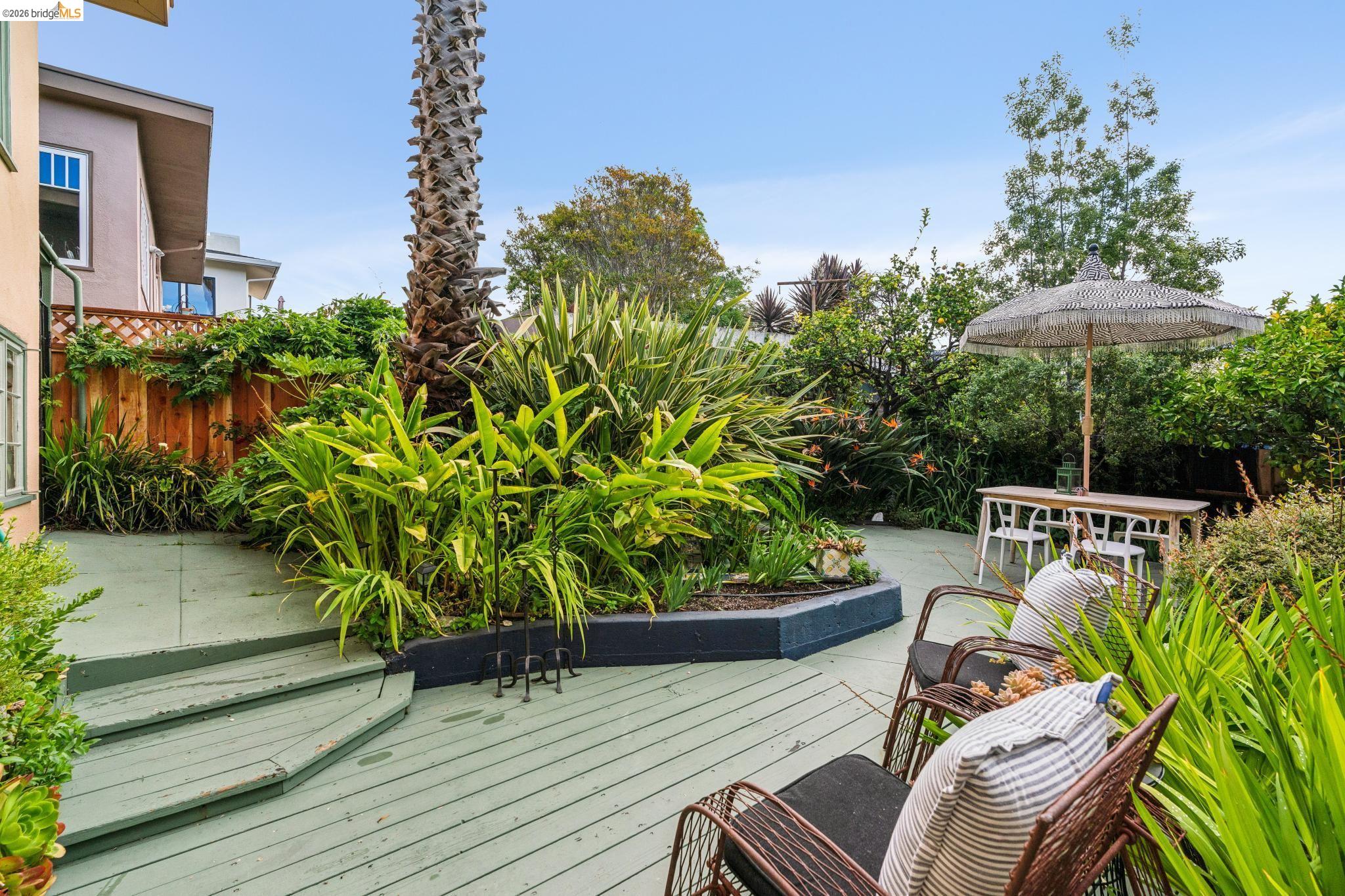 Detail Gallery Image 30 of 49 For 5108 Coronado Ave, Oakland,  CA 94618 - 4 Beds | 2 Baths