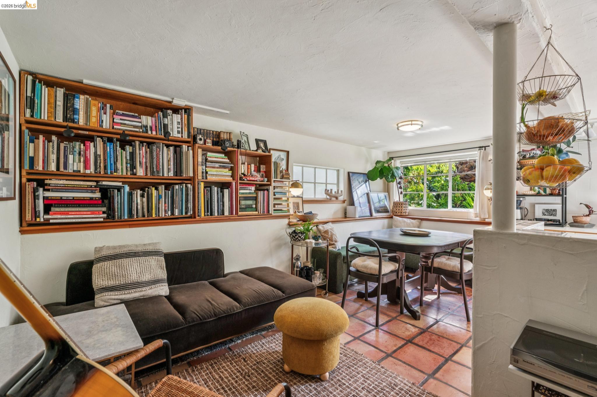 Detail Gallery Image 32 of 49 For 5108 Coronado Ave, Oakland,  CA 94618 - 4 Beds | 2 Baths