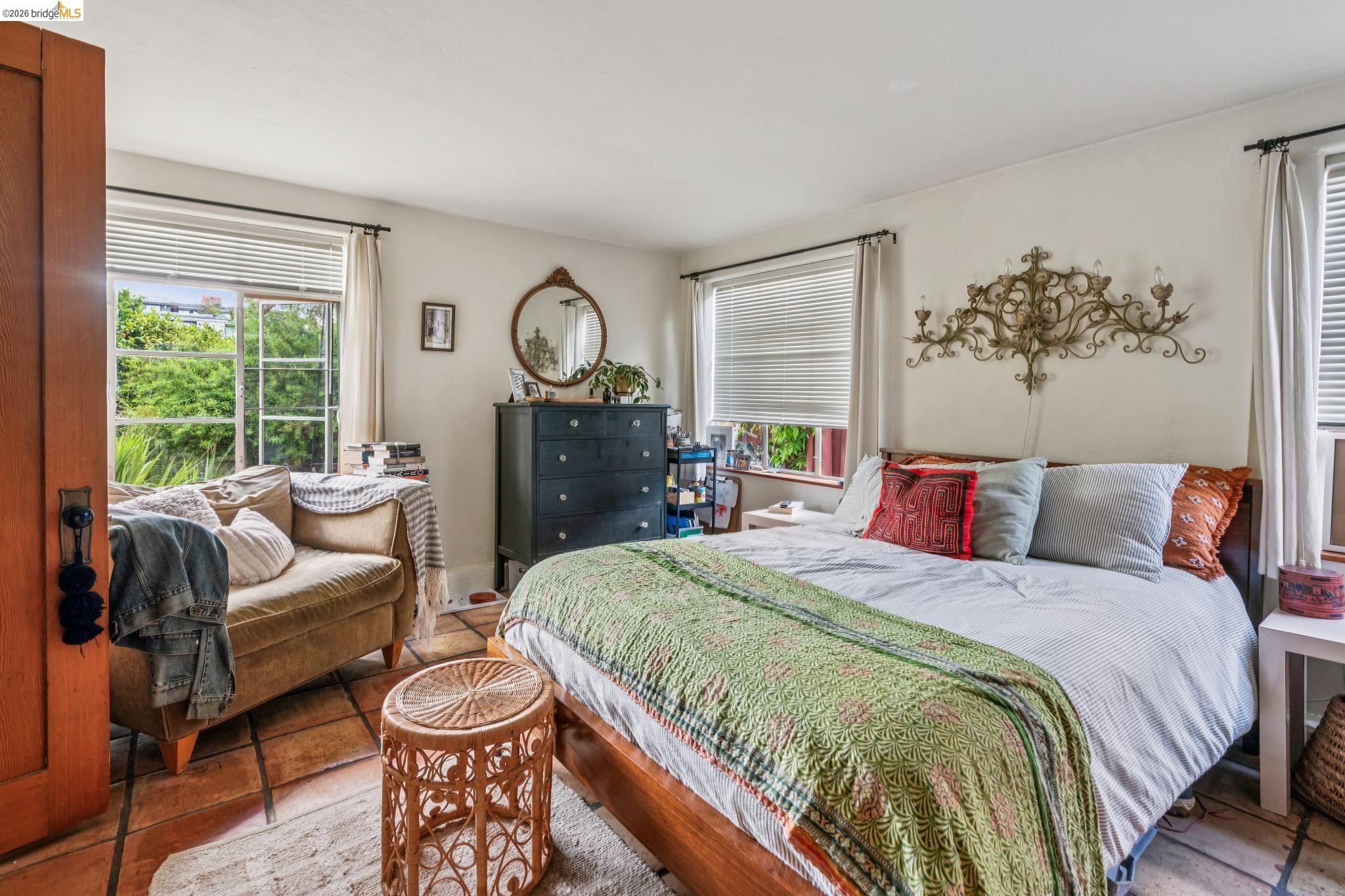 Detail Gallery Image 36 of 49 For 5108 Coronado Ave, Oakland,  CA 94618 - 4 Beds | 2 Baths