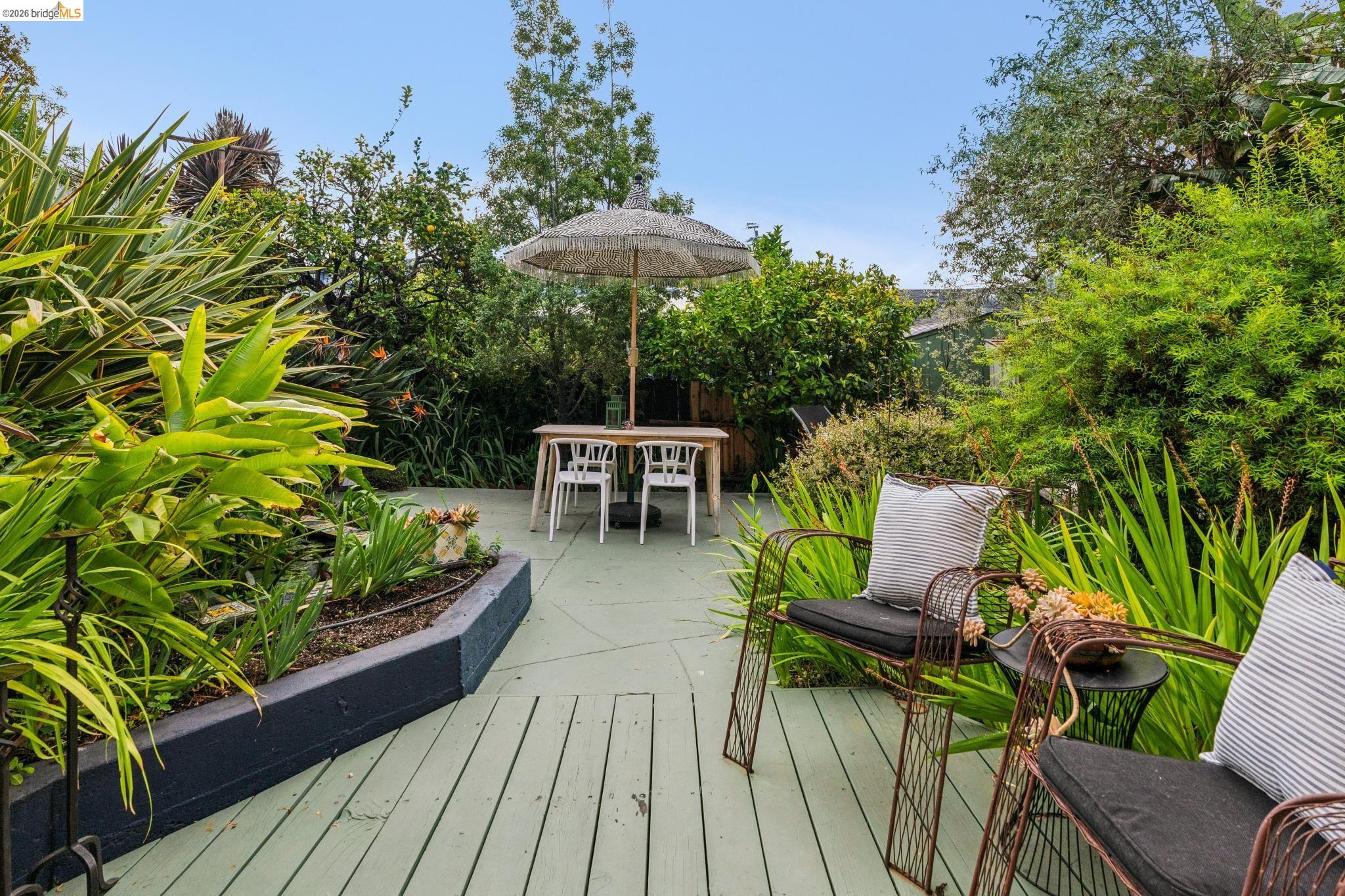 Detail Gallery Image 42 of 49 For 5108 Coronado Ave, Oakland,  CA 94618 - 4 Beds | 2 Baths