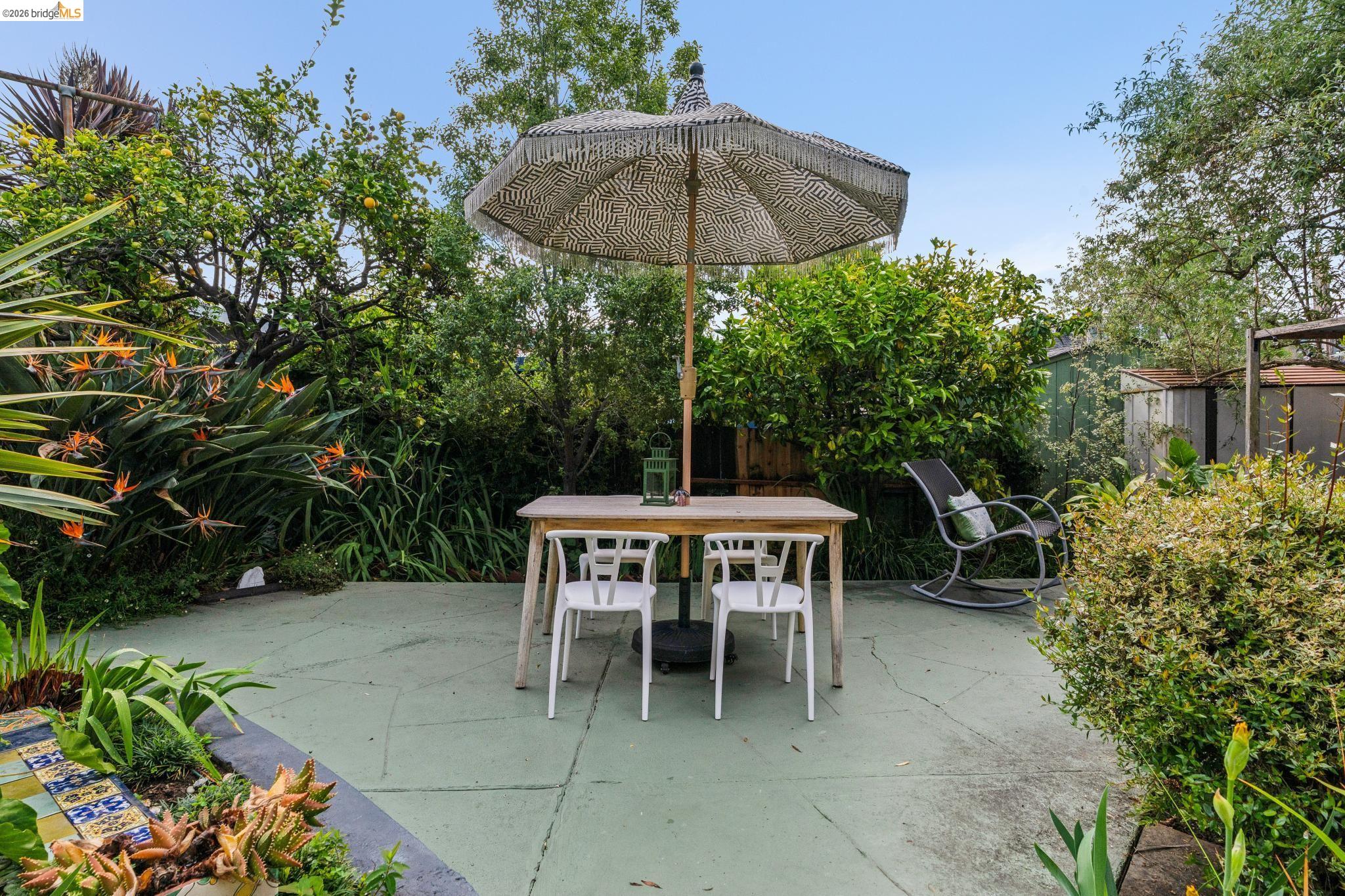 Detail Gallery Image 43 of 49 For 5108 Coronado Ave, Oakland,  CA 94618 - 4 Beds | 2 Baths