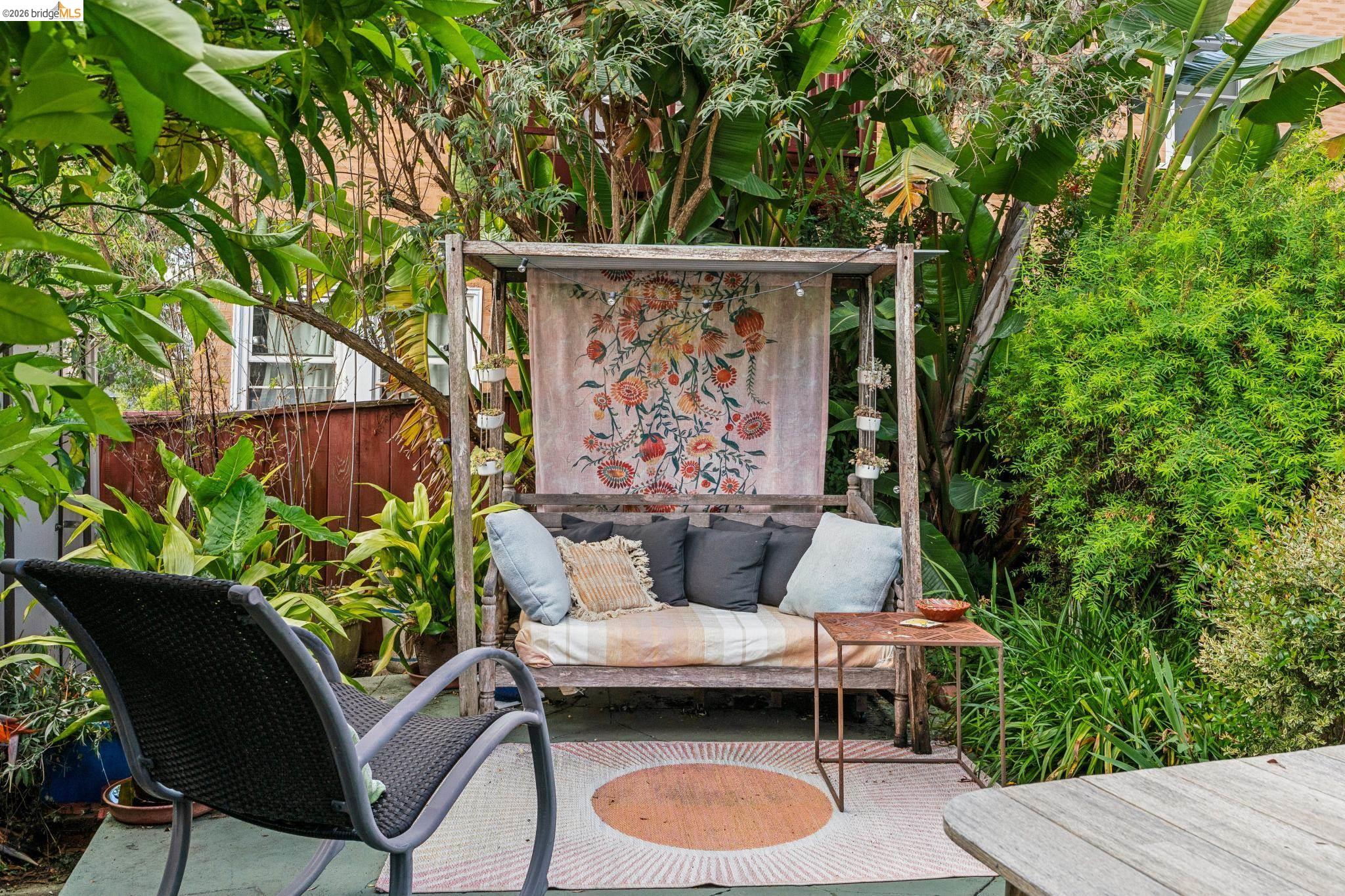 Detail Gallery Image 45 of 49 For 5108 Coronado Ave, Oakland,  CA 94618 - 4 Beds | 2 Baths