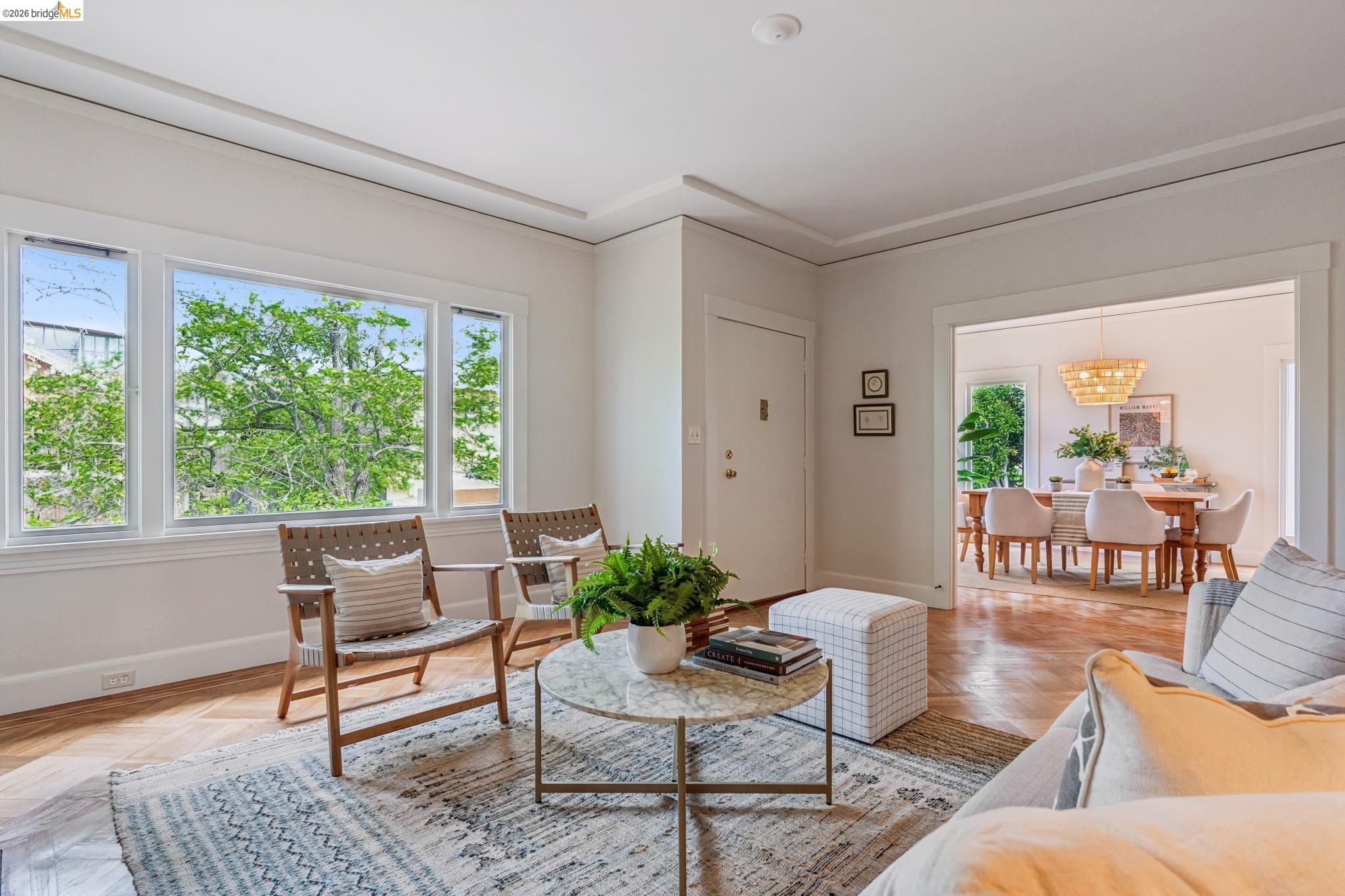 Detail Gallery Image 7 of 49 For 5108 Coronado Ave, Oakland,  CA 94618 - 4 Beds | 2 Baths