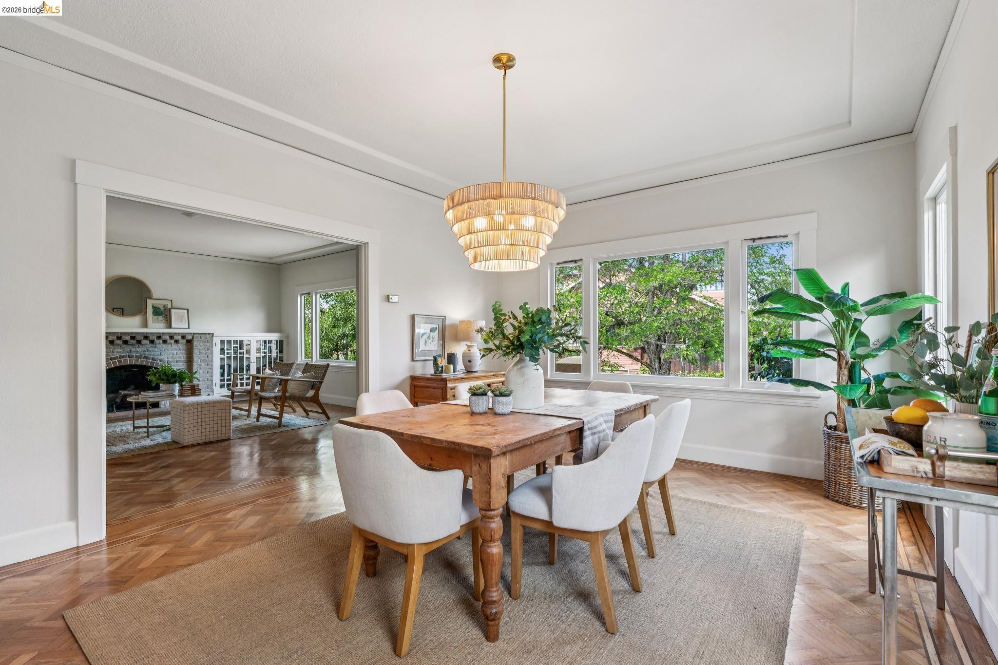 Detail Gallery Image 10 of 49 For 5108 Coronado Ave, Oakland,  CA 94618 - 4 Beds | 2 Baths