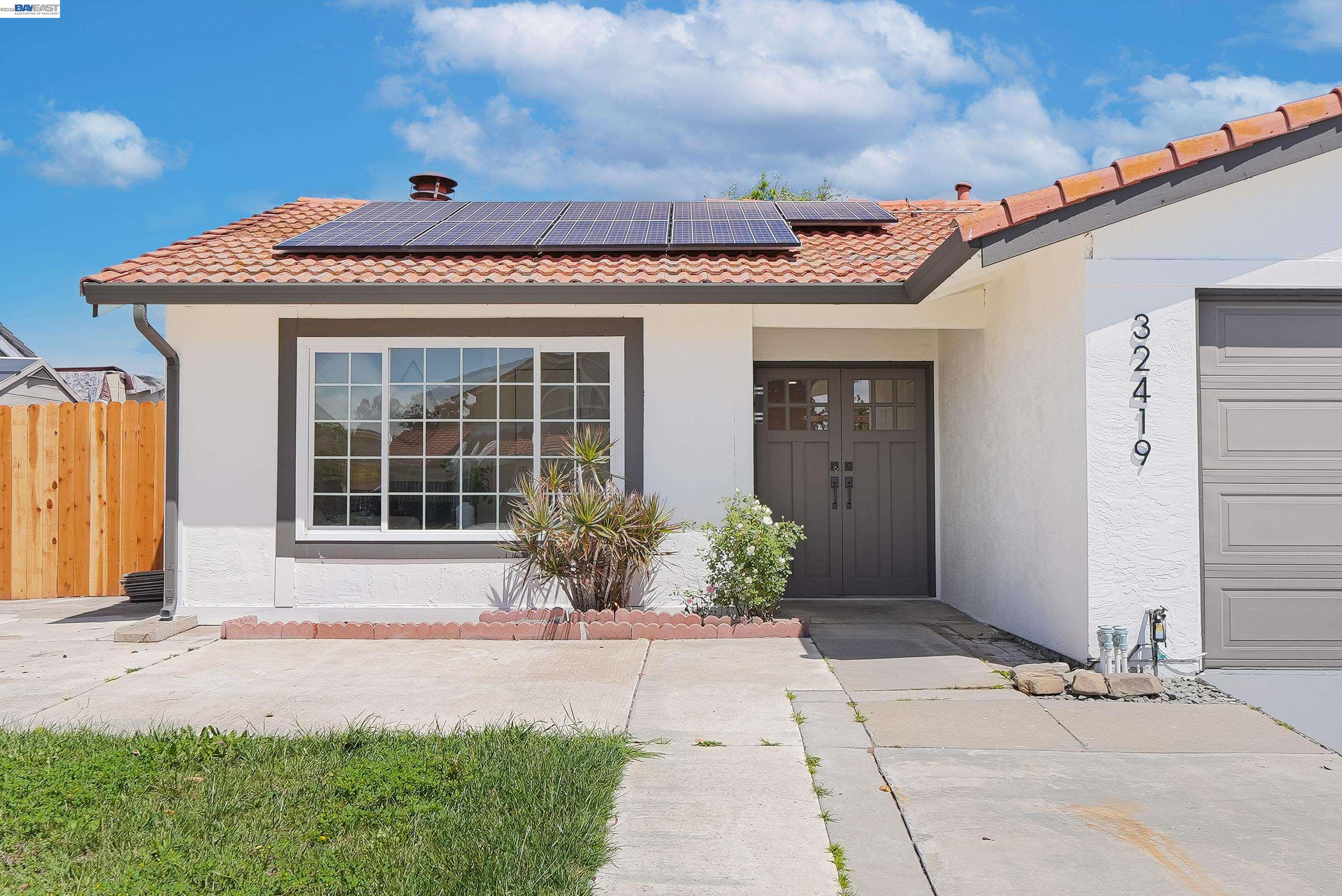 Detail Gallery Image 2 of 44 For 32419 Woodland Dr, Union City,  CA 94587 - 4 Beds | 2 Baths