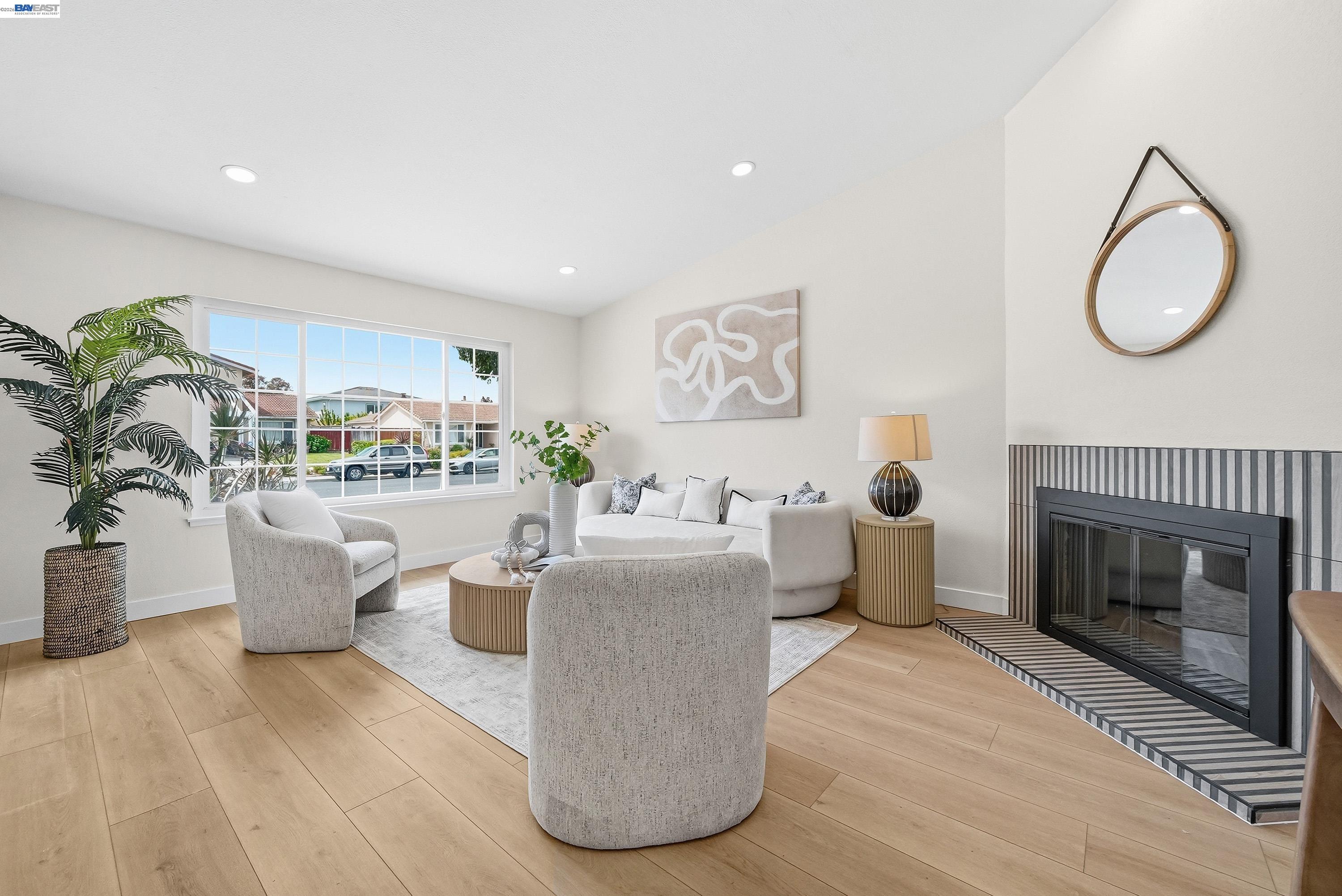 Detail Gallery Image 5 of 44 For 32419 Woodland Dr, Union City,  CA 94587 - 4 Beds | 2 Baths