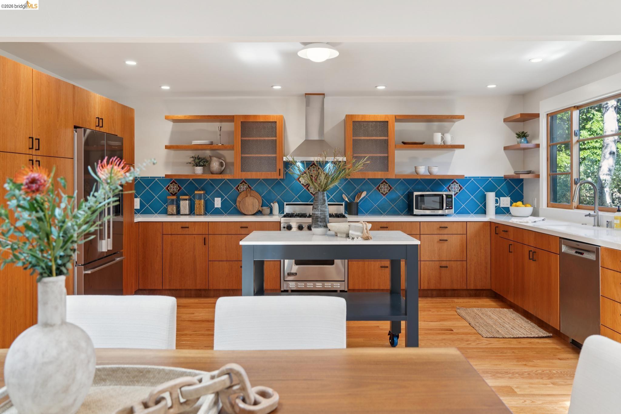 Detail Gallery Image 12 of 63 For 1356 Acton Street, Berkeley,  CA 94706-2502 - 4 Beds | 3 Baths