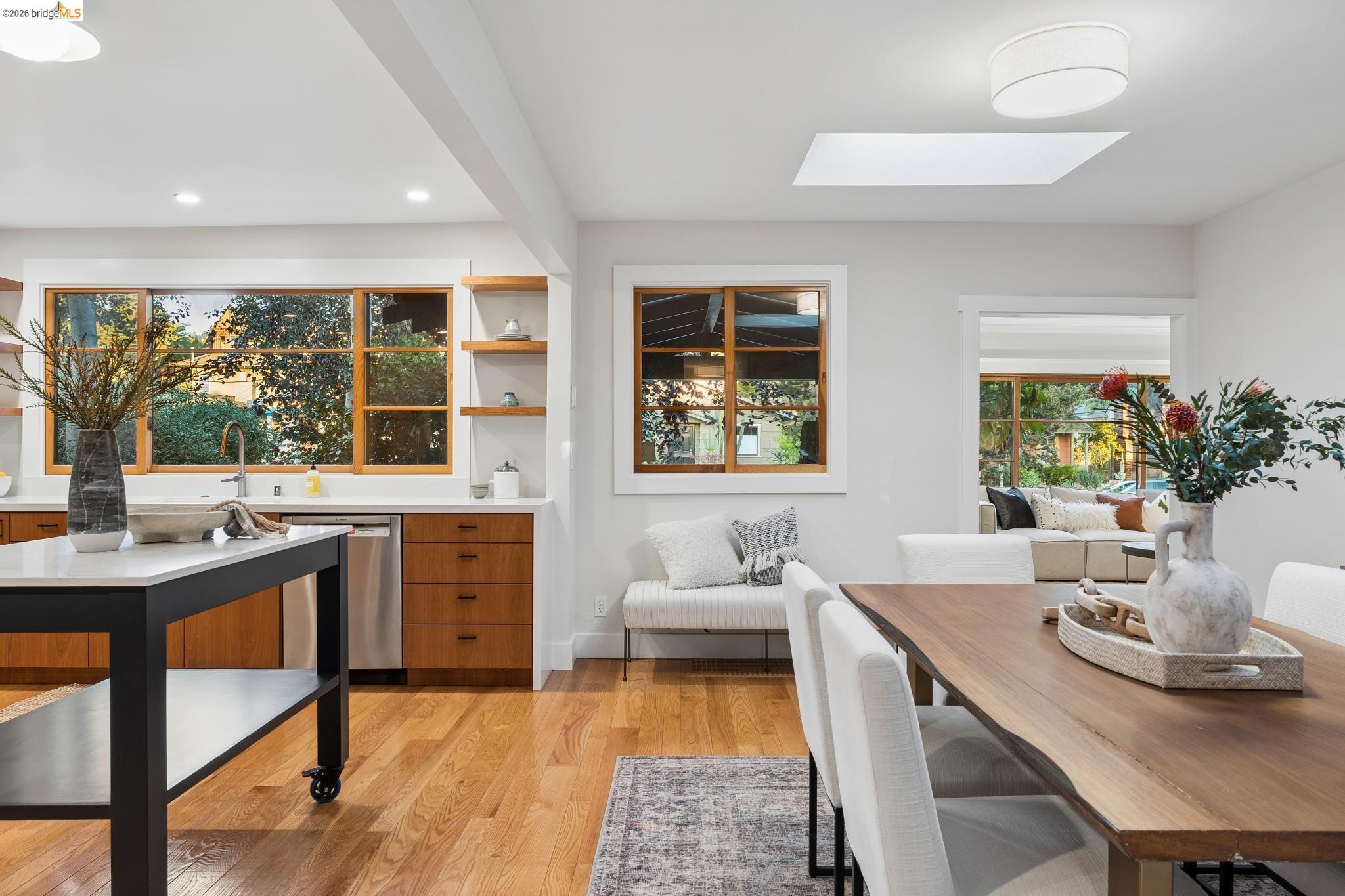 Detail Gallery Image 13 of 63 For 1356 Acton Street, Berkeley,  CA 94706-2502 - 4 Beds | 3 Baths