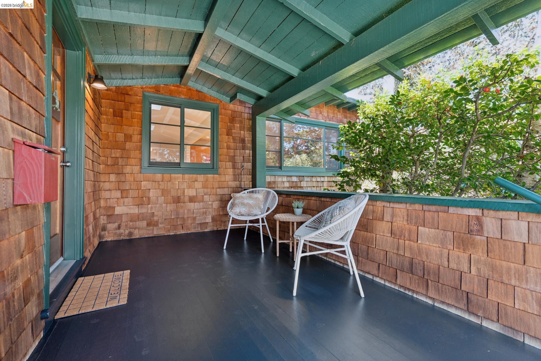 Detail Gallery Image 4 of 63 For 1356 Acton Street, Berkeley,  CA 94706-2502 - 4 Beds | 3 Baths