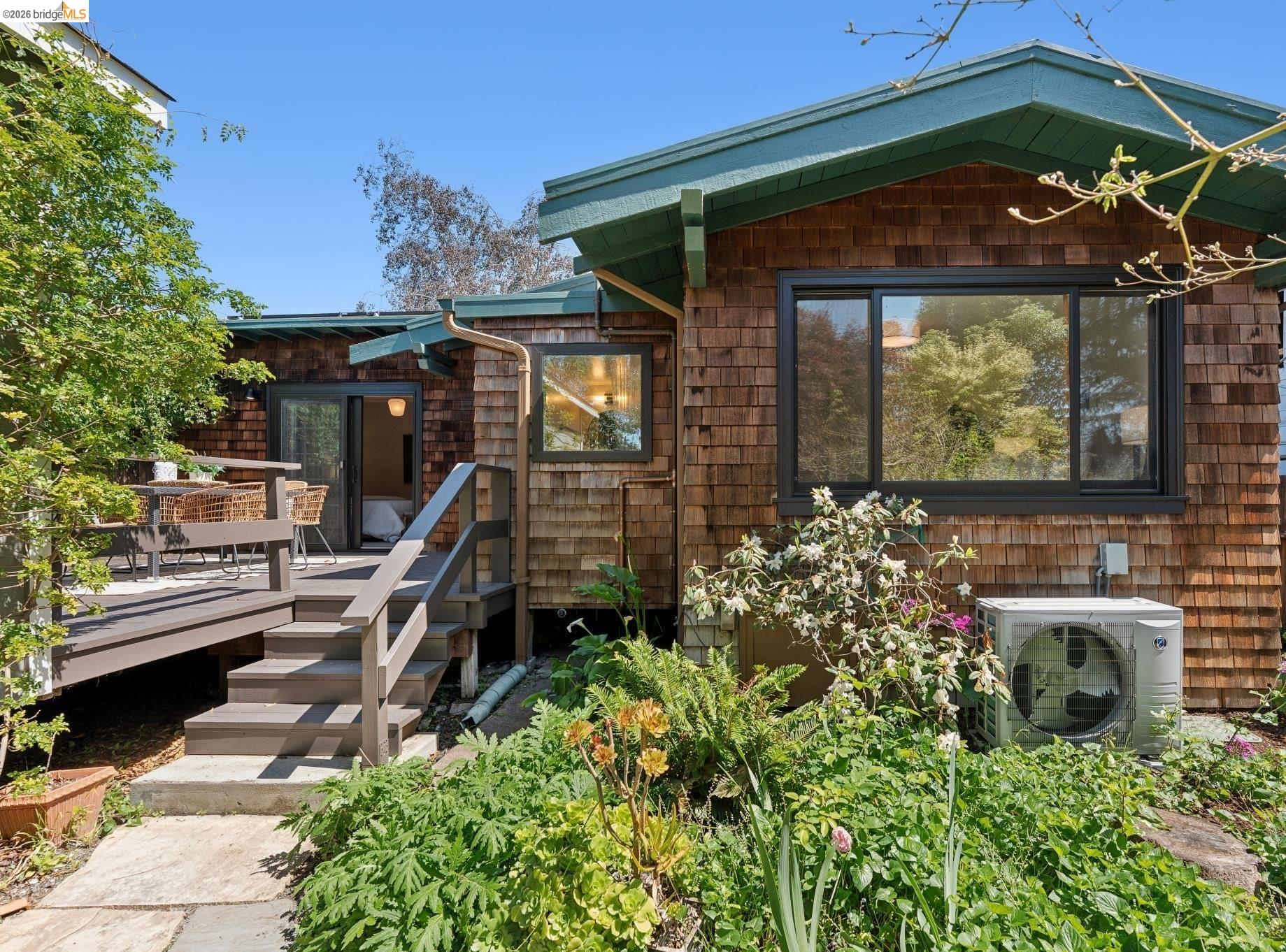 Detail Gallery Image 43 of 63 For 1356 Acton Street, Berkeley,  CA 94706-2502 - 4 Beds | 3 Baths