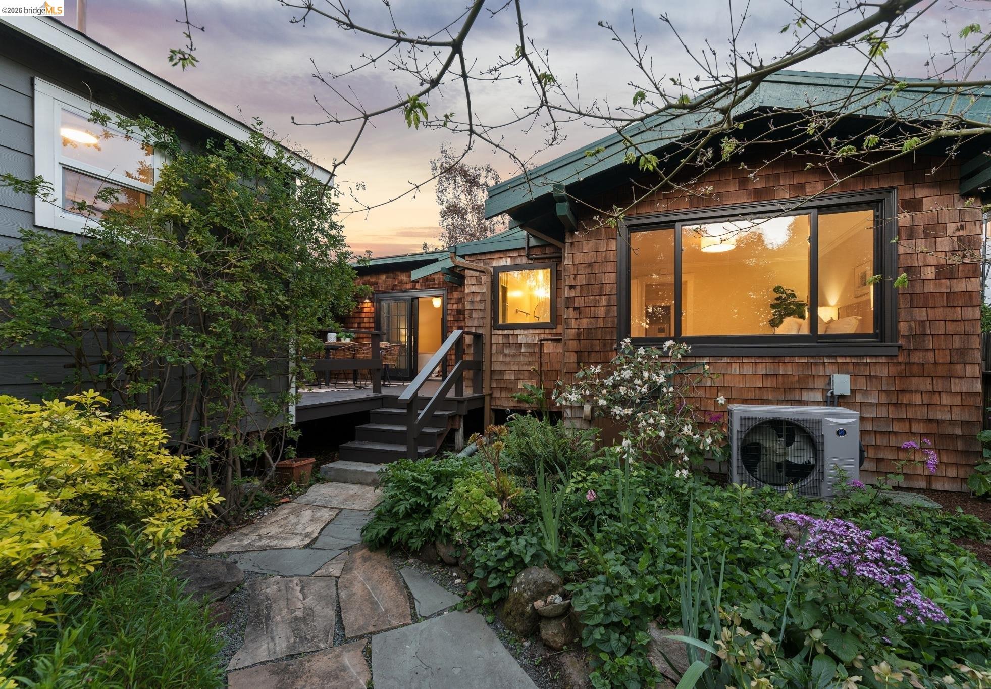 Detail Gallery Image 62 of 63 For 1356 Acton Street, Berkeley,  CA 94706-2502 - 4 Beds | 3 Baths