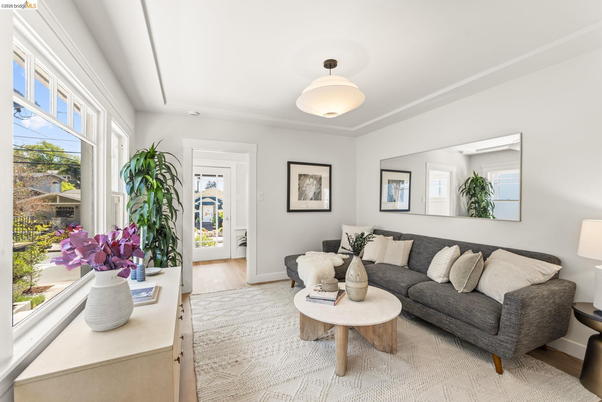 Detail Gallery Image 24 of 35 For 450 42nd St, Oakland,  CA 94609 - – Beds | – Baths