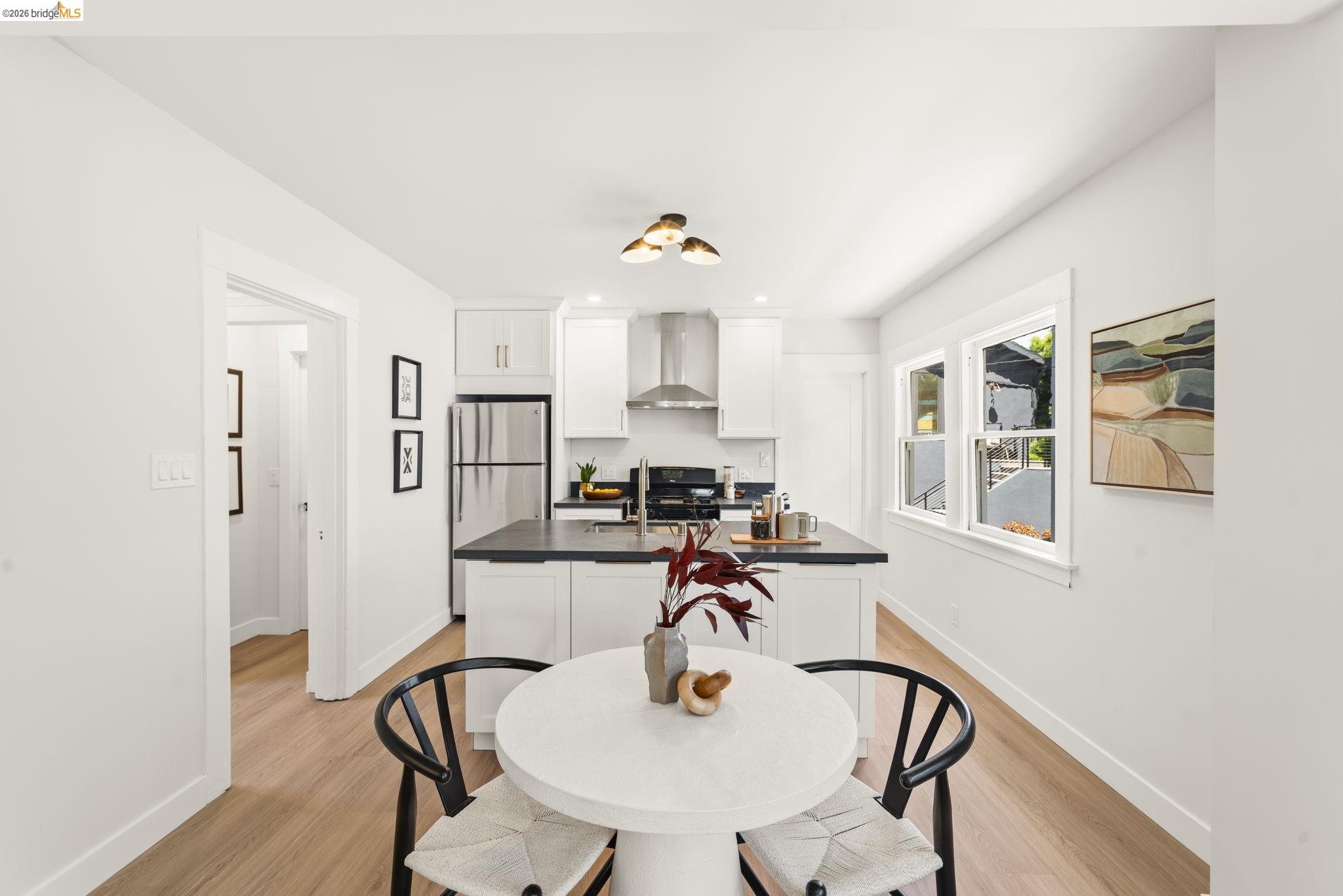 Detail Gallery Image 25 of 35 For 450 42nd St, Oakland,  CA 94609 - – Beds | – Baths