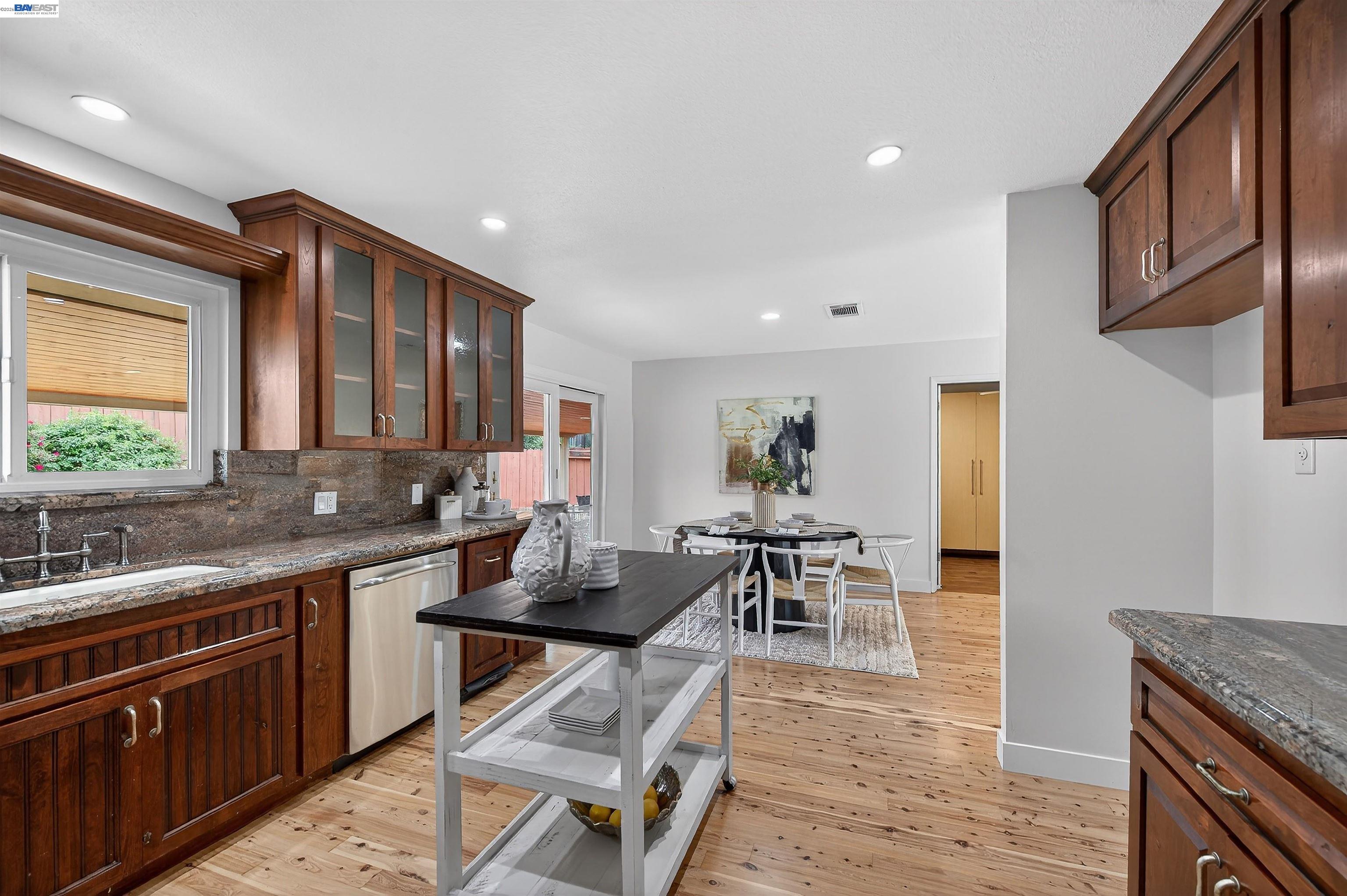 Detail Gallery Image 7 of 25 For 5139 Crocus Way, Livermore,  CA 94551 - 2 Beds | 2 Baths