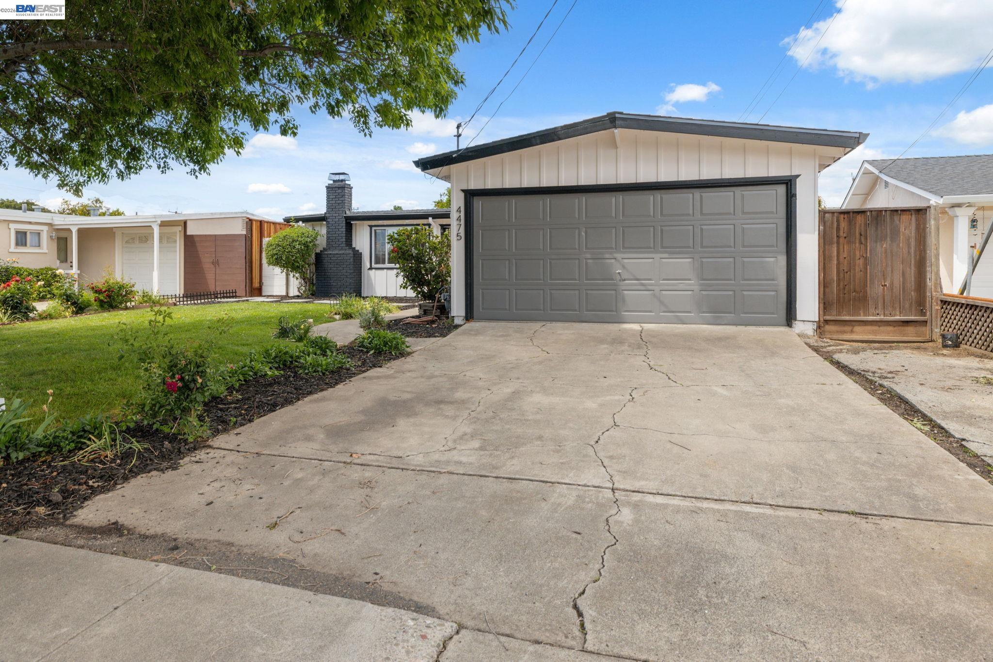 Detail Gallery Image 4 of 41 For 4475 Millard Ave, Fremont,  CA 94538 - 3 Beds | 2 Baths