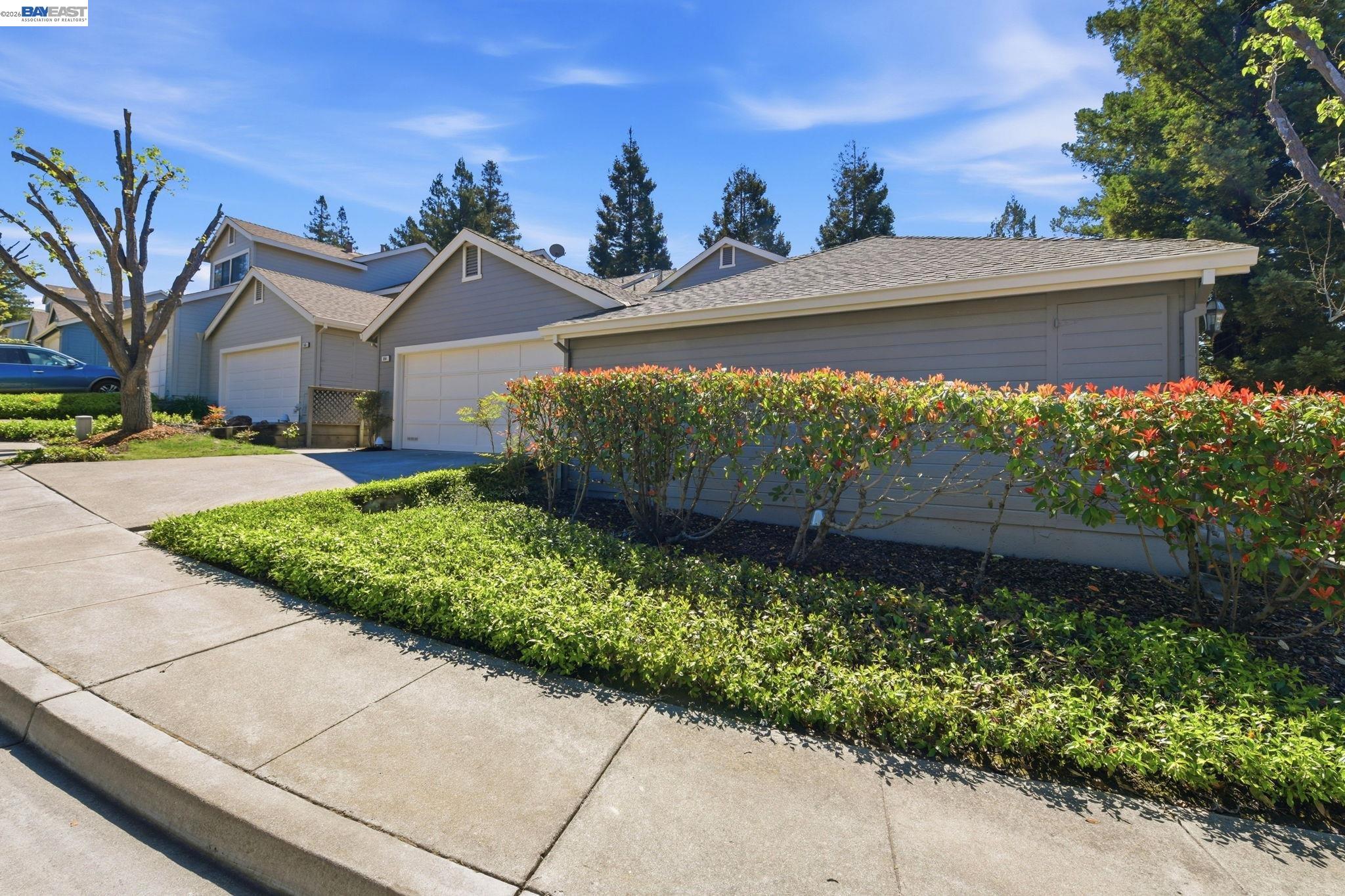 Photo #2: 41131128 Listing: Photo #2