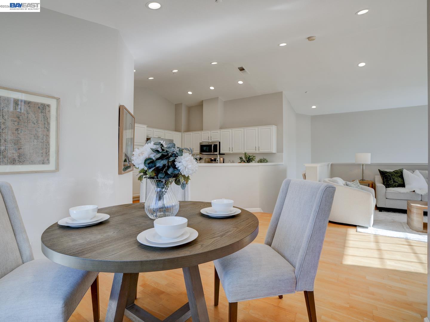 Detail Gallery Image 13 of 48 For 112 Camerota Way, Redwood City,  CA 94065 - 2 Beds | 2 Baths