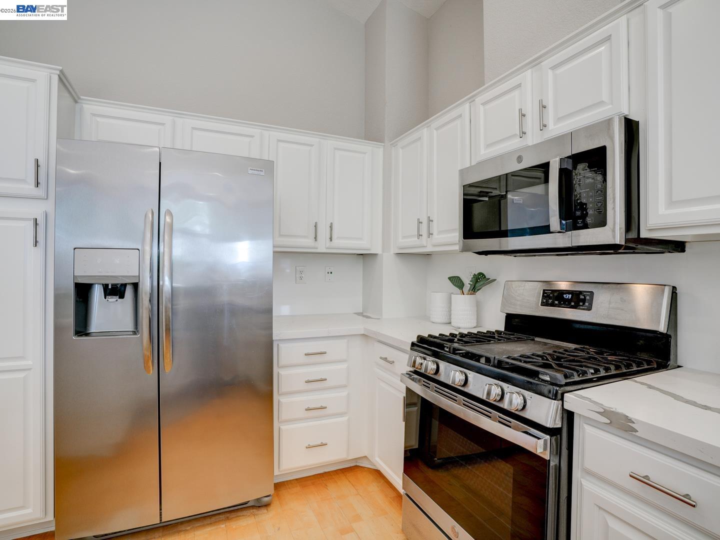 Detail Gallery Image 16 of 48 For 112 Camerota Way, Redwood City,  CA 94065 - 2 Beds | 2 Baths