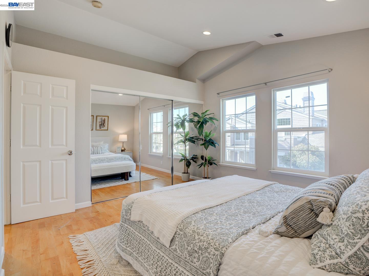 Detail Gallery Image 19 of 48 For 112 Camerota Way, Redwood City,  CA 94065 - 2 Beds | 2 Baths