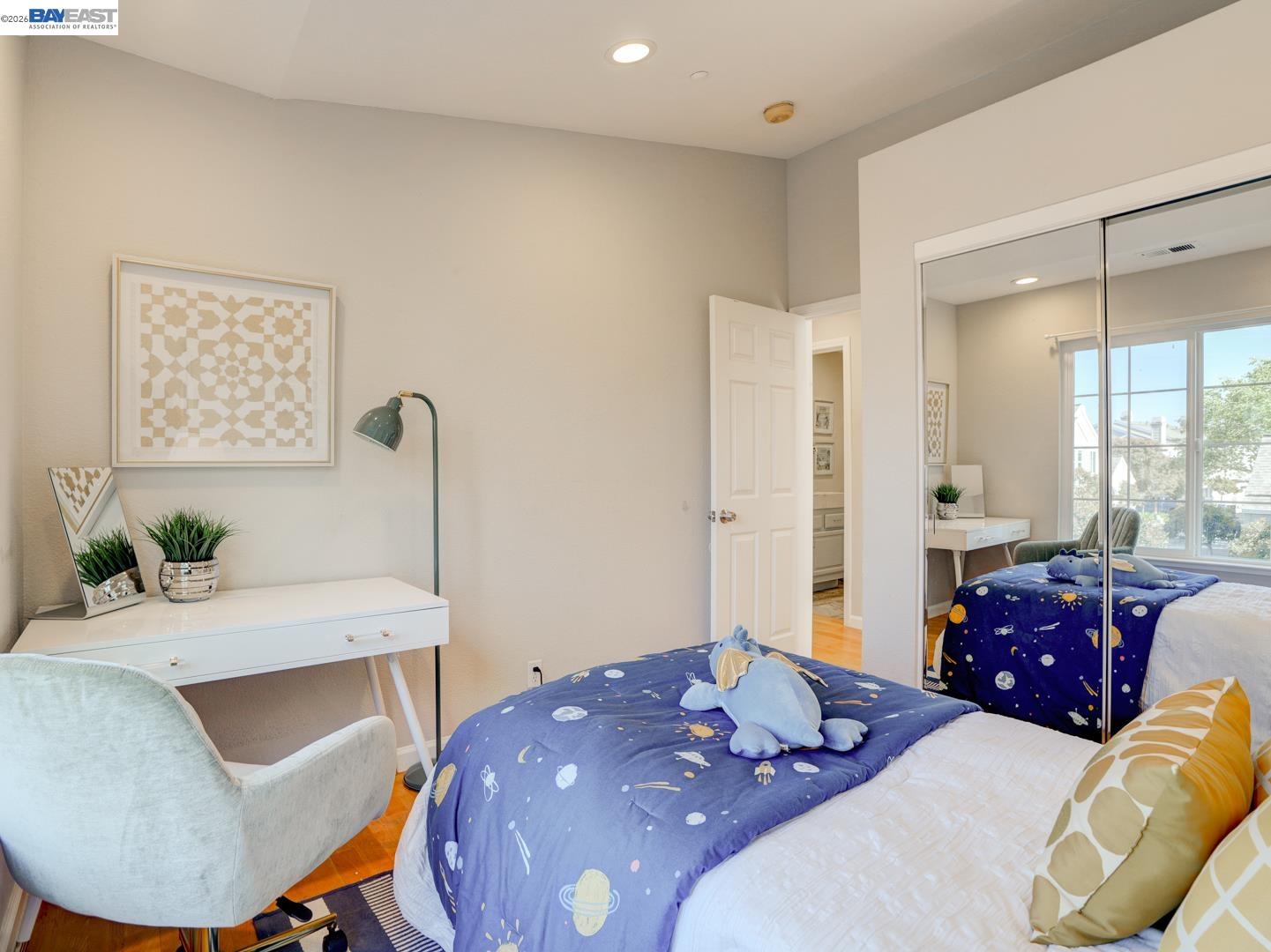 Detail Gallery Image 22 of 48 For 112 Camerota Way, Redwood City,  CA 94065 - 2 Beds | 2 Baths