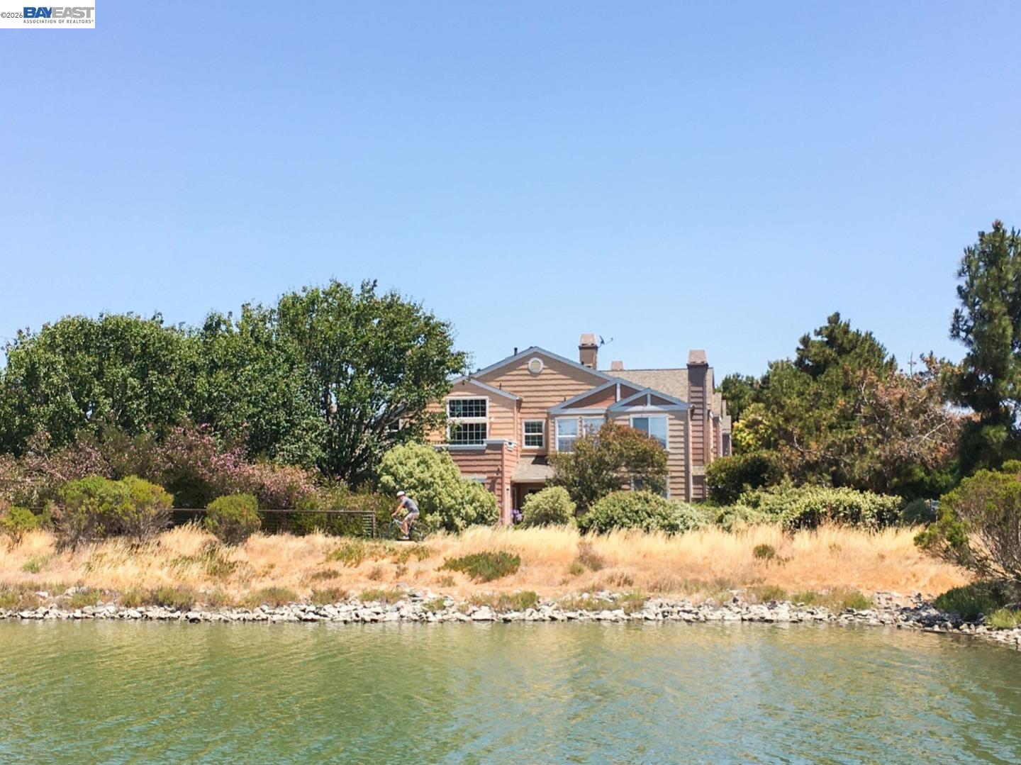 Detail Gallery Image 29 of 48 For 112 Camerota Way, Redwood City,  CA 94065 - 2 Beds | 2 Baths