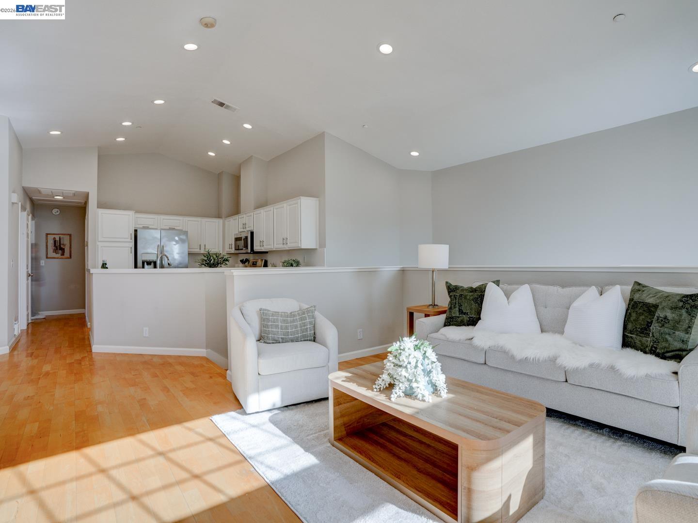 Detail Gallery Image 7 of 48 For 112 Camerota Way, Redwood City,  CA 94065 - 2 Beds | 2 Baths