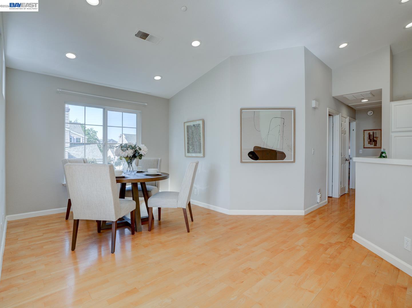 Detail Gallery Image 8 of 48 For 112 Camerota Way, Redwood City,  CA 94065 - 2 Beds | 2 Baths