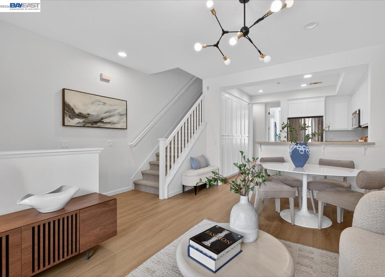 Detail Gallery Image 1 of 32 For 1343 Mckinley Ct, San Jose,  CA 95126 - 3 Beds | 3 Baths