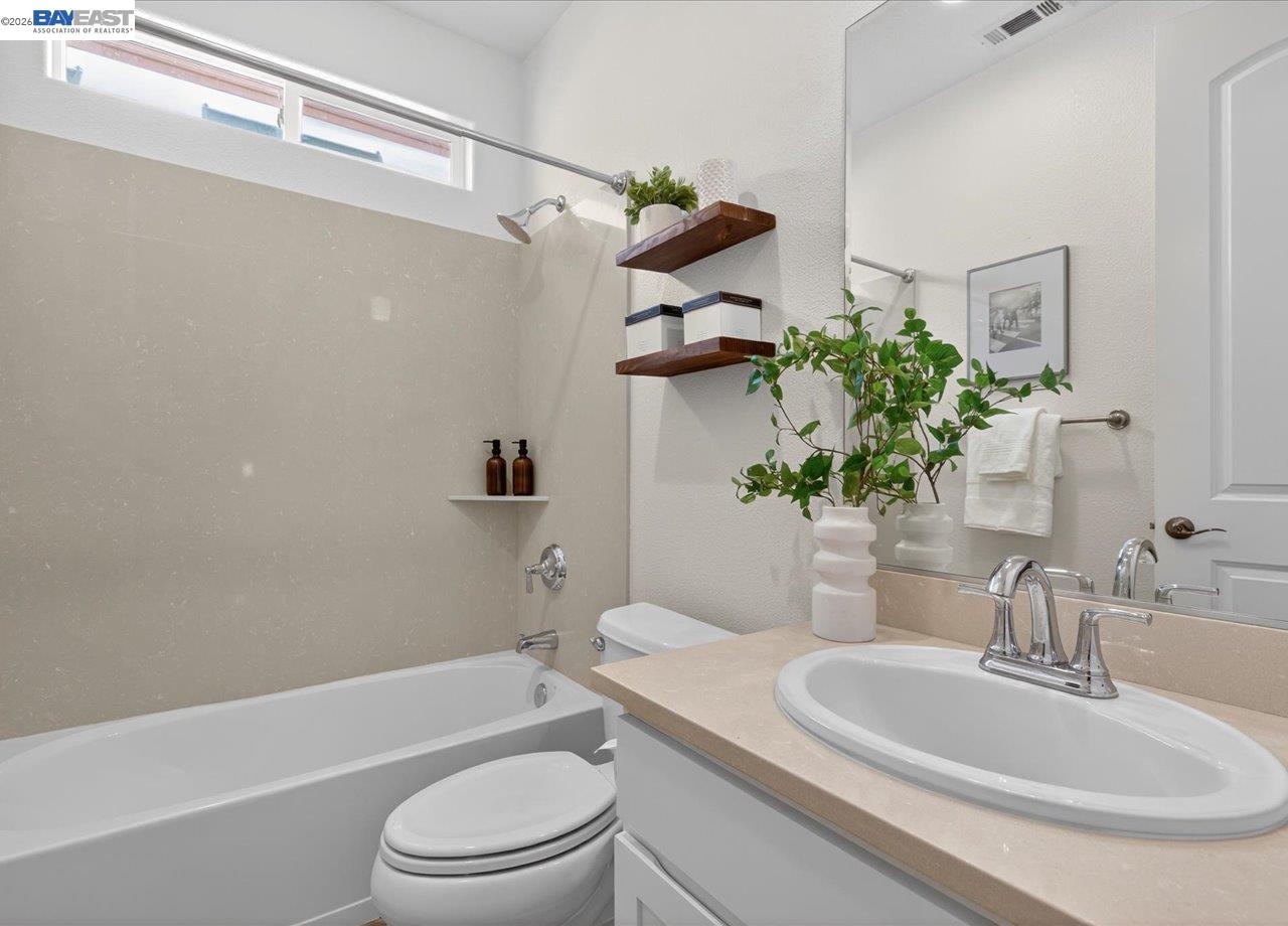 Detail Gallery Image 18 of 32 For 1343 Mckinley Ct, San Jose,  CA 95126 - 3 Beds | 3 Baths