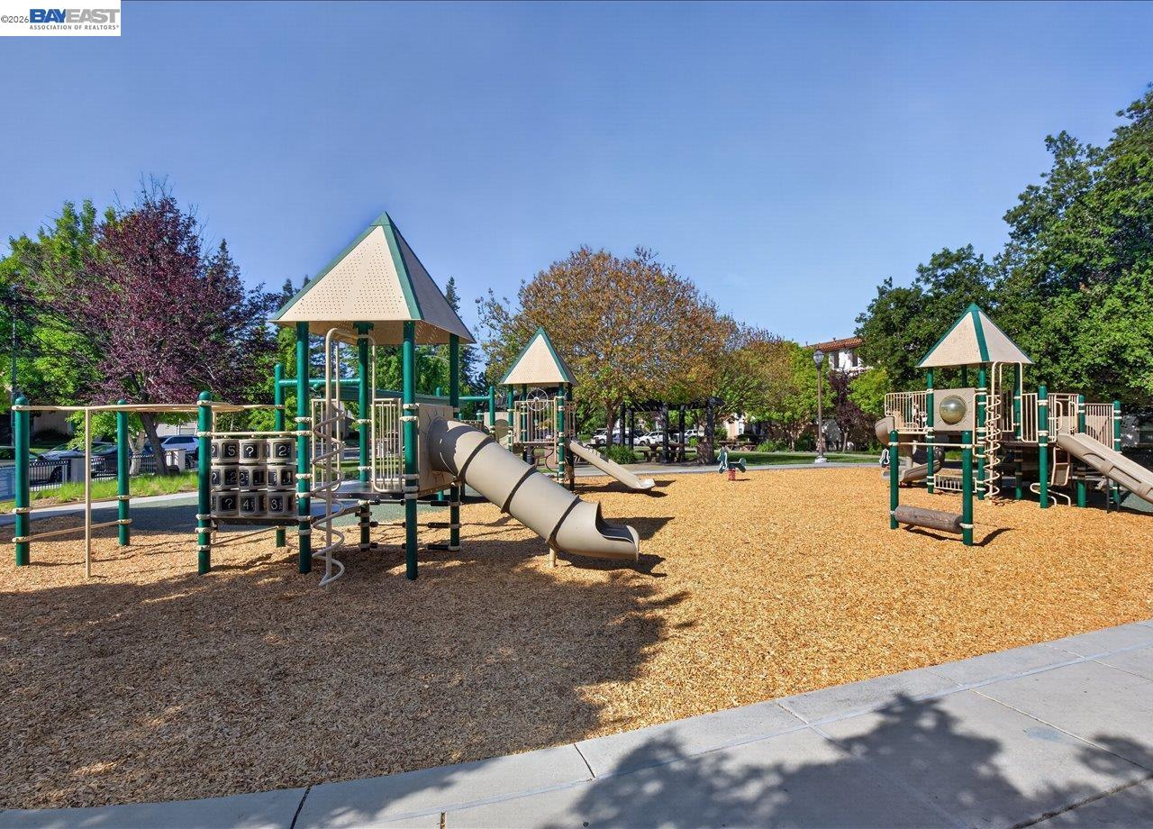 Detail Gallery Image 32 of 32 For 1343 Mckinley Ct, San Jose,  CA 95126 - 3 Beds | 3 Baths