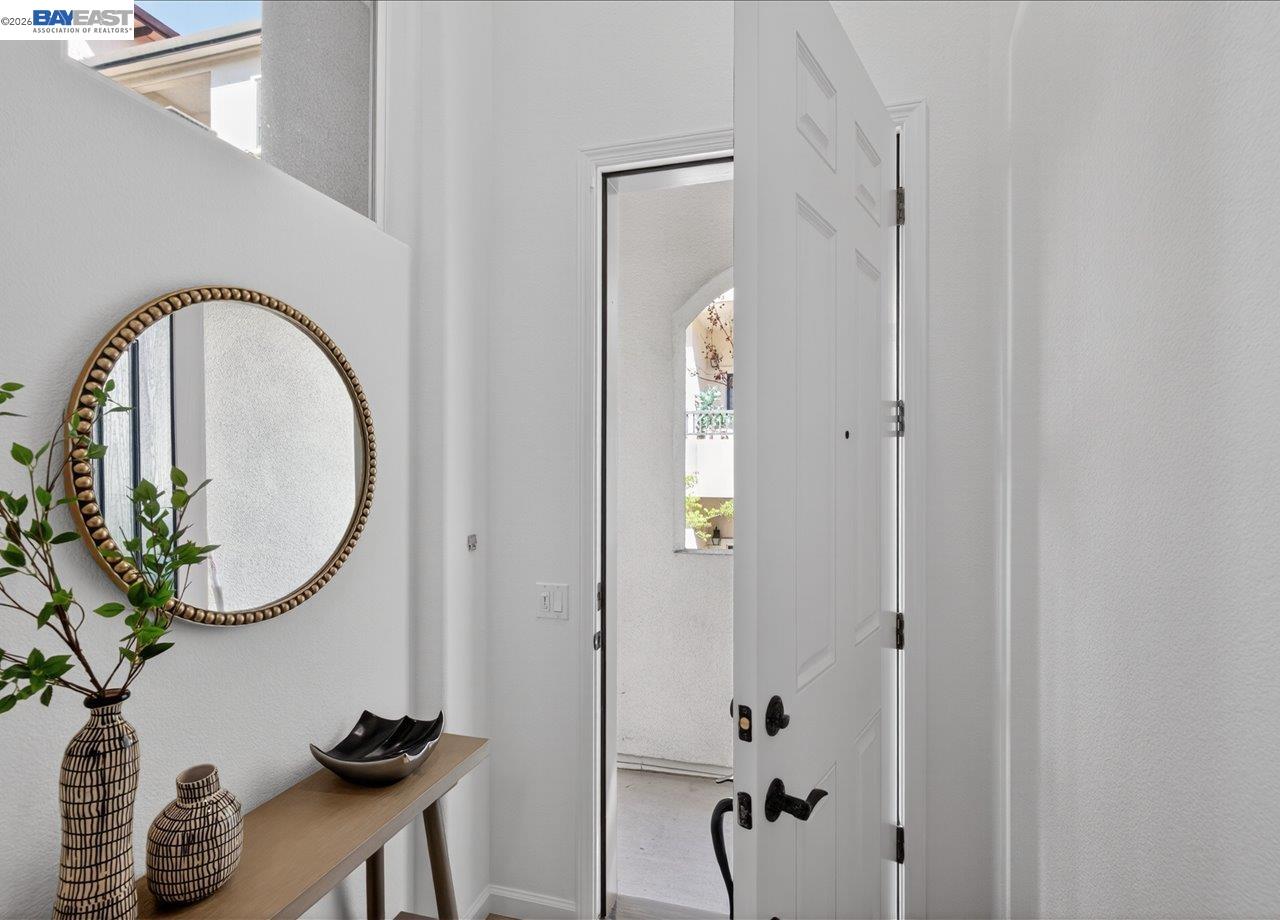 Detail Gallery Image 5 of 32 For 1343 Mckinley Ct, San Jose,  CA 95126 - 3 Beds | 3 Baths