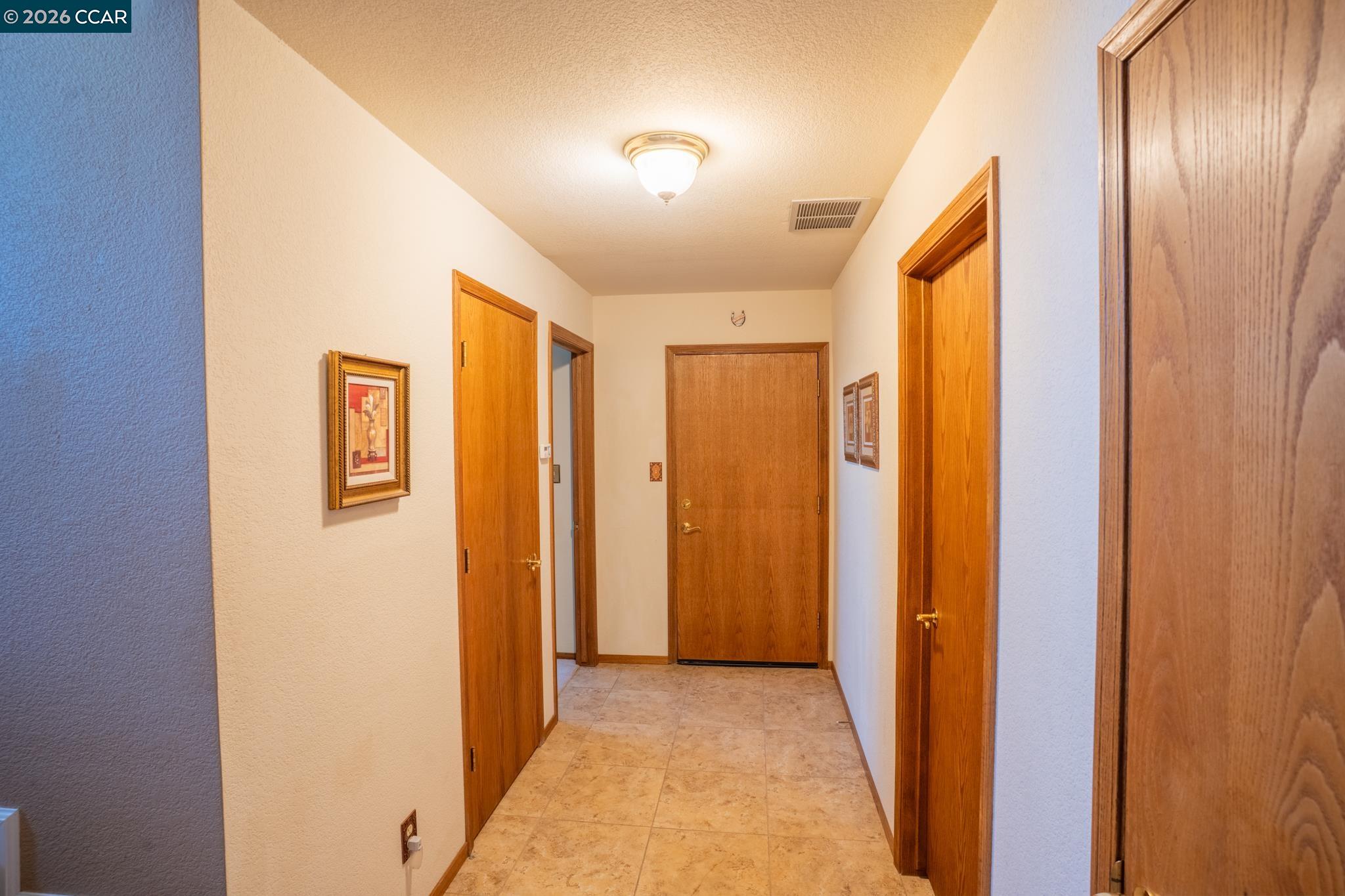 Detail Gallery Image 11 of 56 For 643 Old Course Ct, Valley Springs,  CA 95252 - 3 Beds | 2/1 Baths