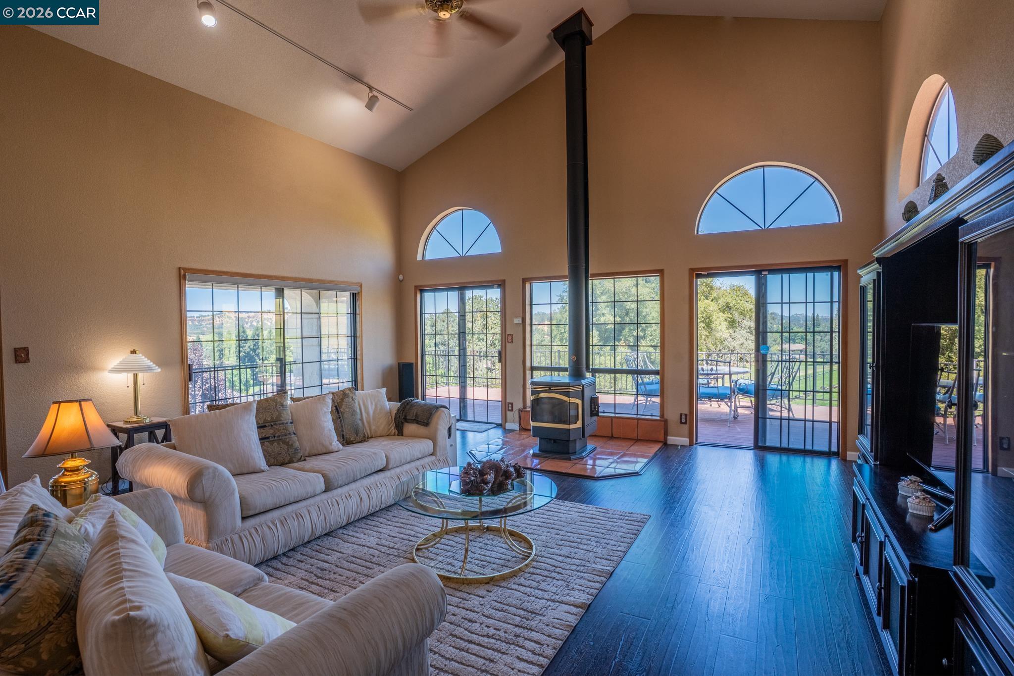 Detail Gallery Image 12 of 56 For 643 Old Course Ct, Valley Springs,  CA 95252 - 3 Beds | 2/1 Baths