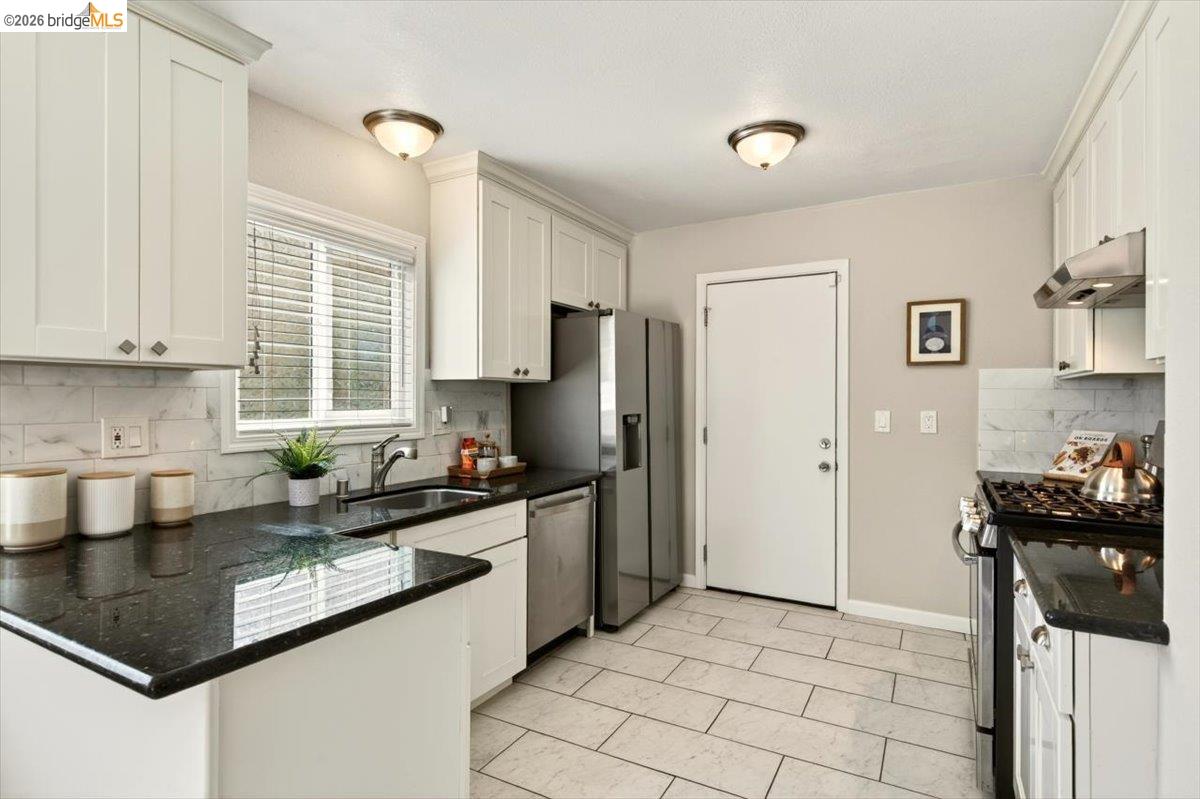 Detail Gallery Image 21 of 79 For 116 S 19th Street, Richmond,  CA 94804 - 3 Beds | 2 Baths