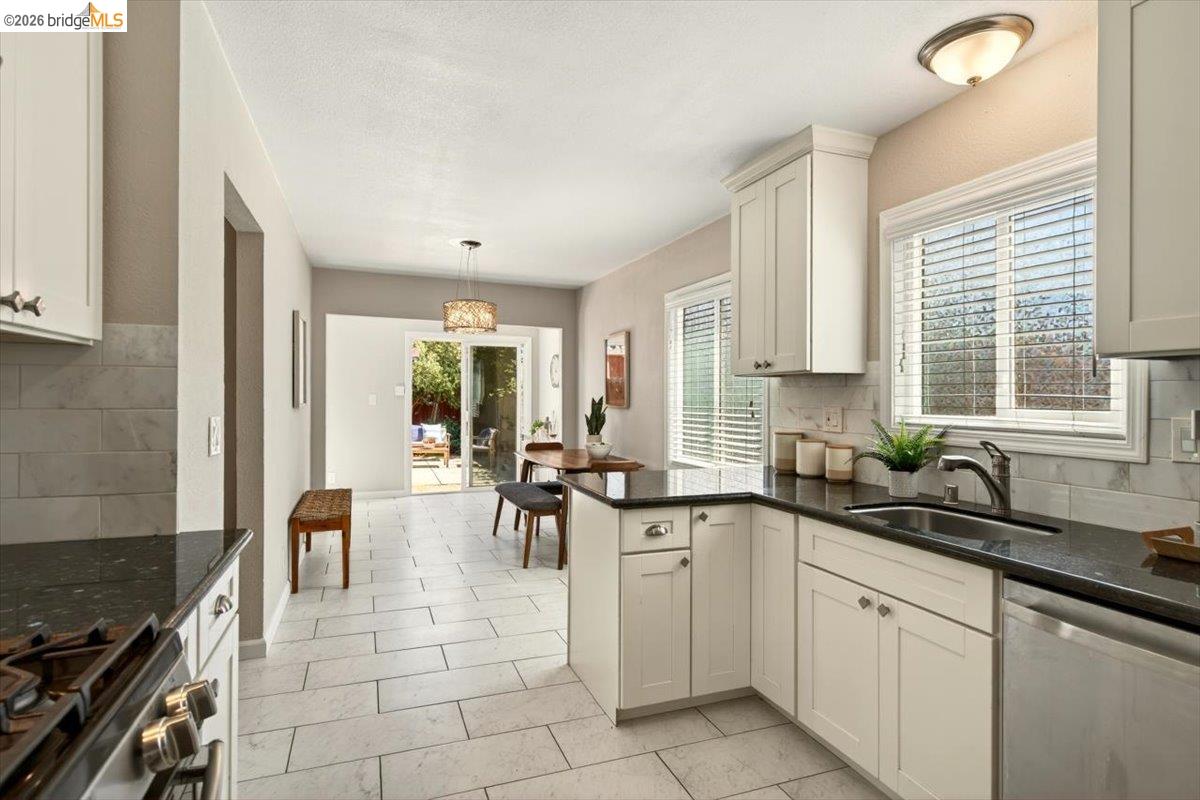 Detail Gallery Image 26 of 79 For 116 S 19th Street, Richmond,  CA 94804 - 3 Beds | 2 Baths