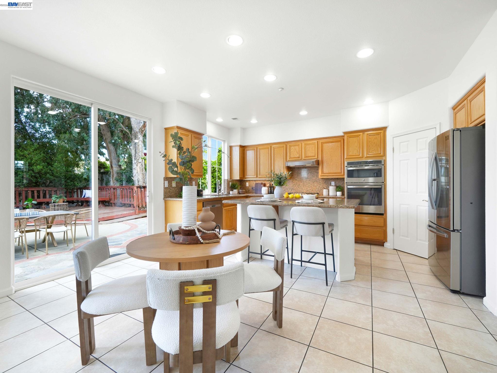 Detail Gallery Image 14 of 69 For 11 Meadows Ct, Fremont,  CA 94539 - 5 Beds | 3 Baths