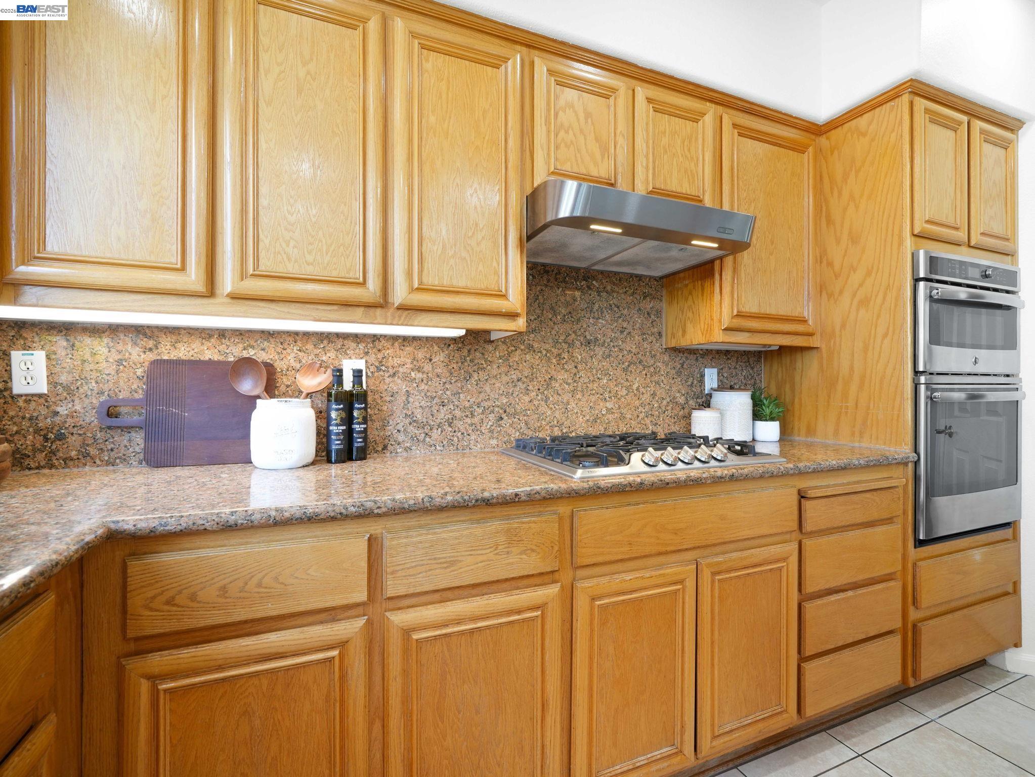 Detail Gallery Image 19 of 69 For 11 Meadows Ct, Fremont,  CA 94539 - 5 Beds | 3 Baths