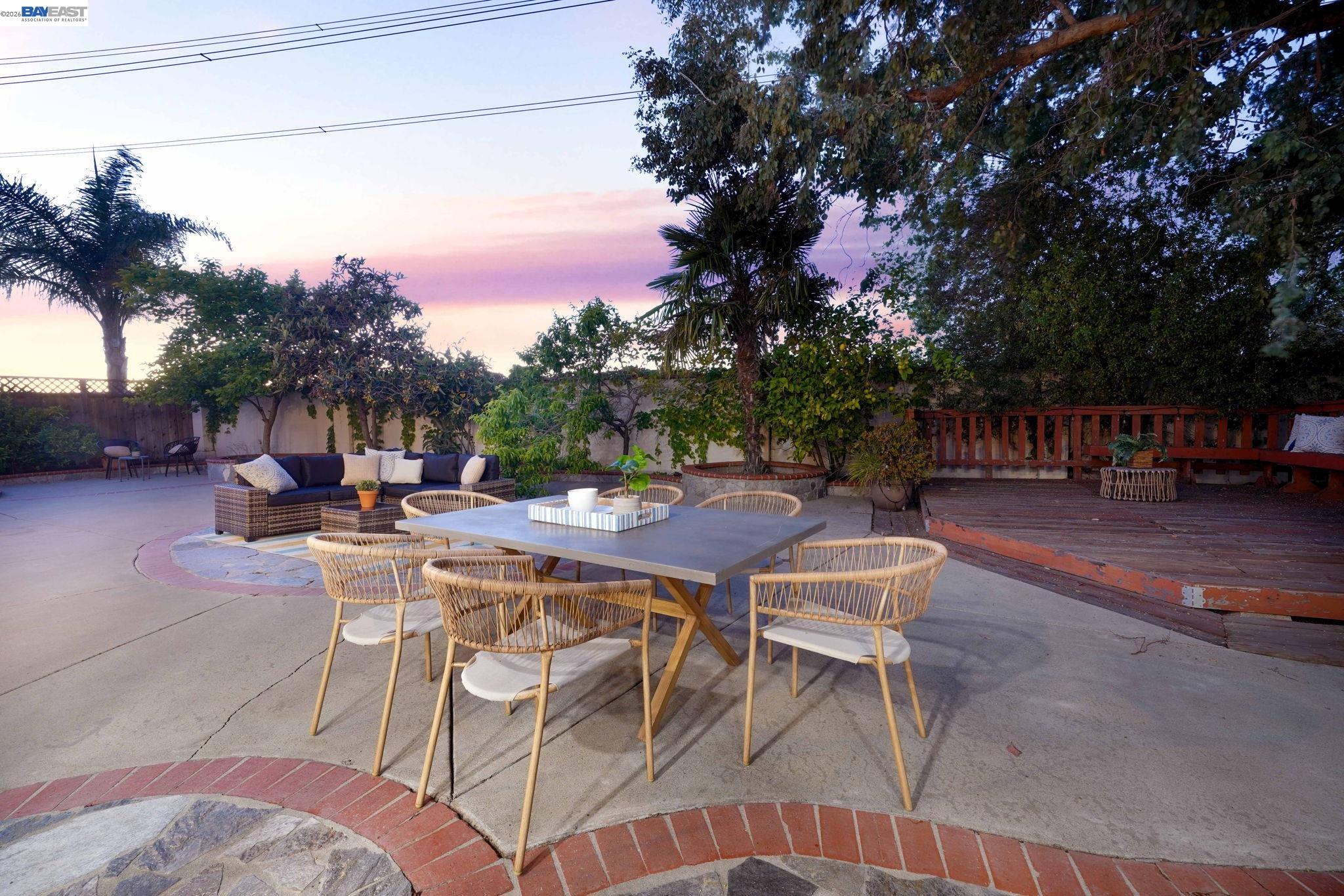 Detail Gallery Image 40 of 69 For 11 Meadows Ct, Fremont,  CA 94539 - 5 Beds | 3 Baths