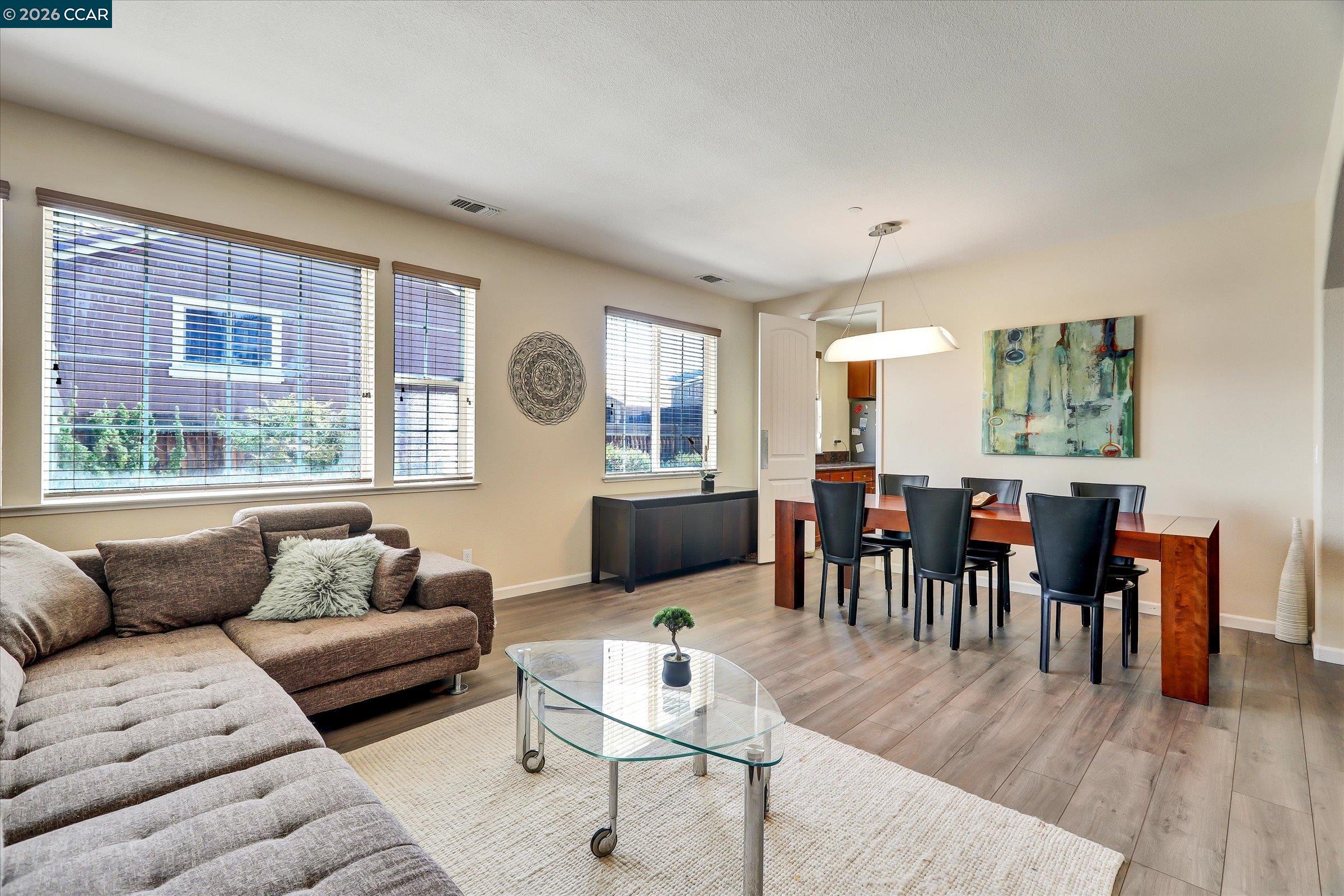 Detail Gallery Image 9 of 57 For 4007 Oak Knoll St, Antioch,  CA 94509 - 5 Beds | 3/1 Baths