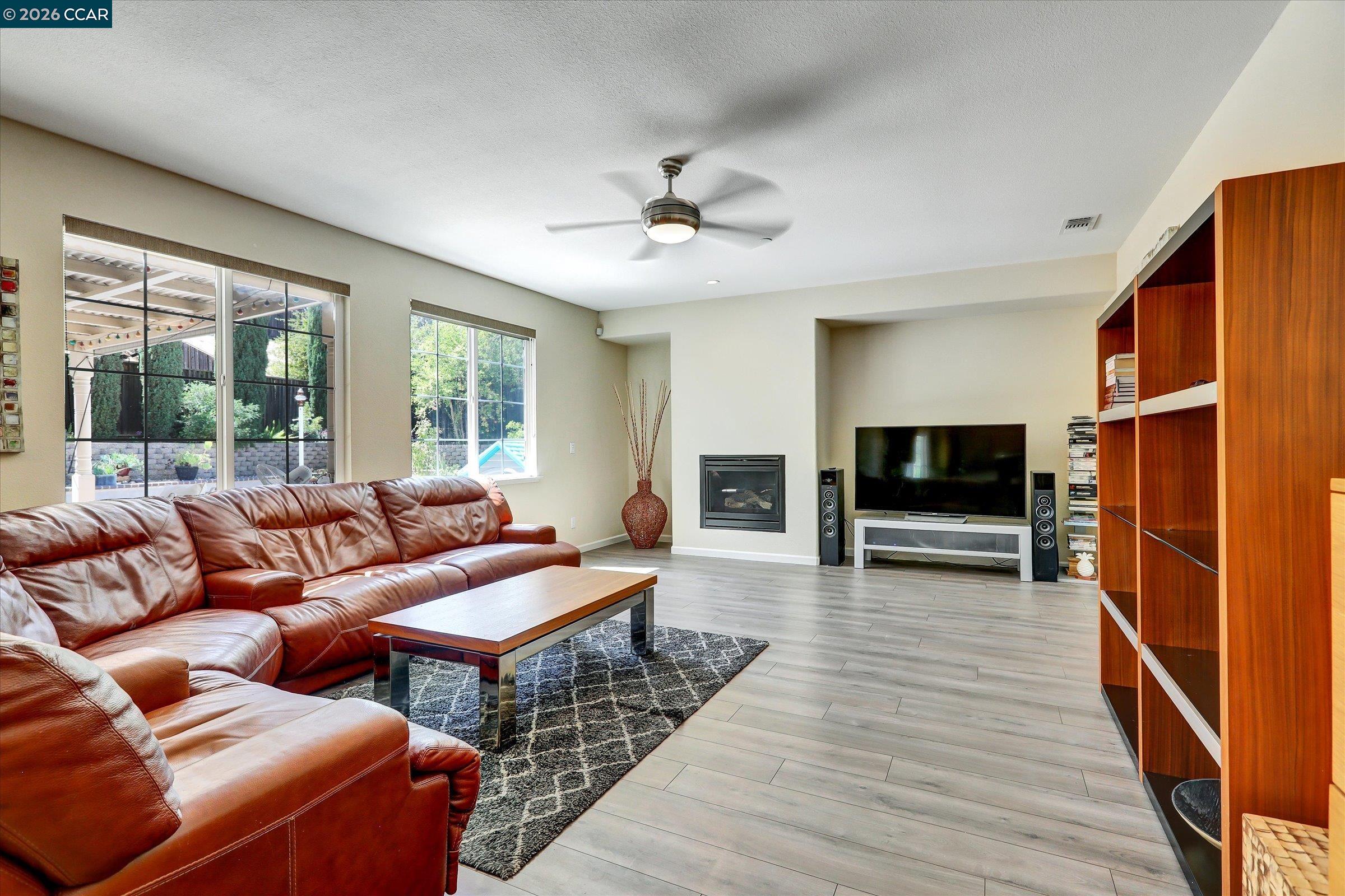 Detail Gallery Image 18 of 57 For 4007 Oak Knoll St, Antioch,  CA 94509 - 5 Beds | 3/1 Baths