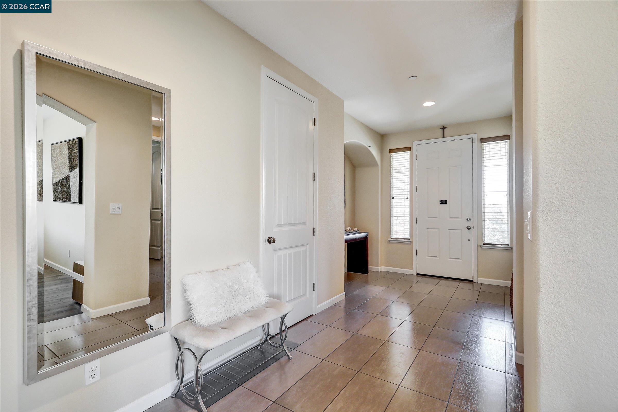 Detail Gallery Image 5 of 57 For 4007 Oak Knoll St, Antioch,  CA 94509 - 5 Beds | 3/1 Baths